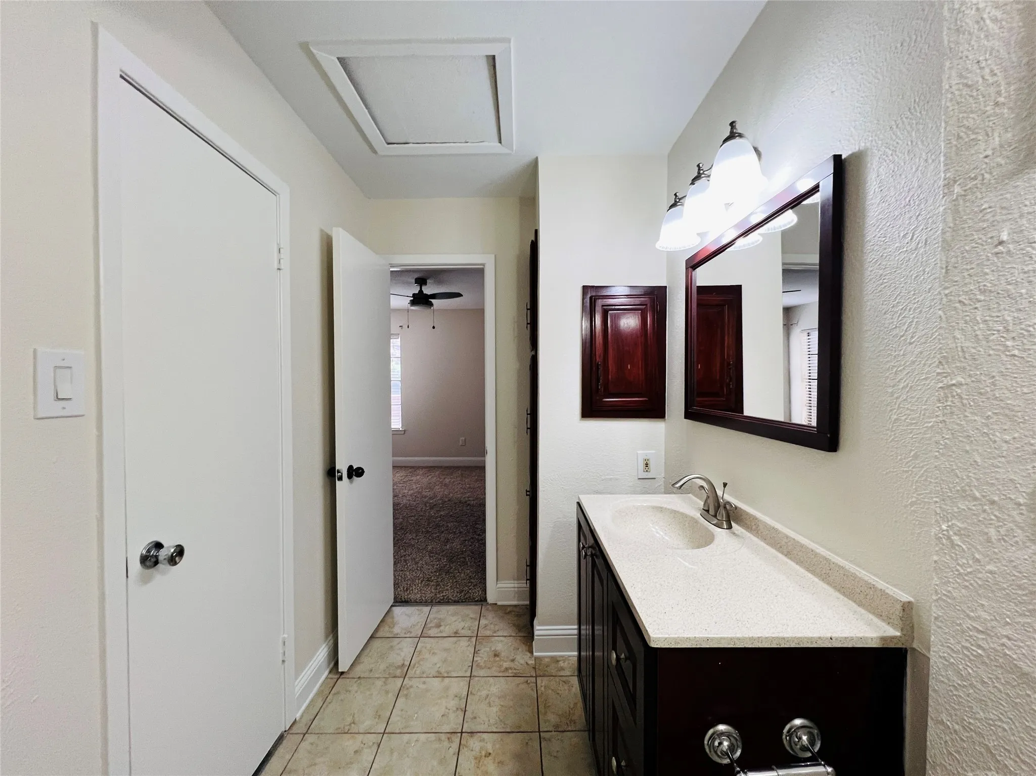 Condominium For Rent in Dallas County , 4220 Madera Road, Irving, Texas 75038, 3 Bedroom, 2 Bathroom, Garage spaces, 1,377 Sqft, built in 1981, mls#21322292, Real Estate Agent in Irving, Homes For Rent in Dallas county, Homes For Rent in Irving, Realtor in Irving Texas, Real Estate Brokerage Independent Realty Texas, Luminita Cordes Realtor