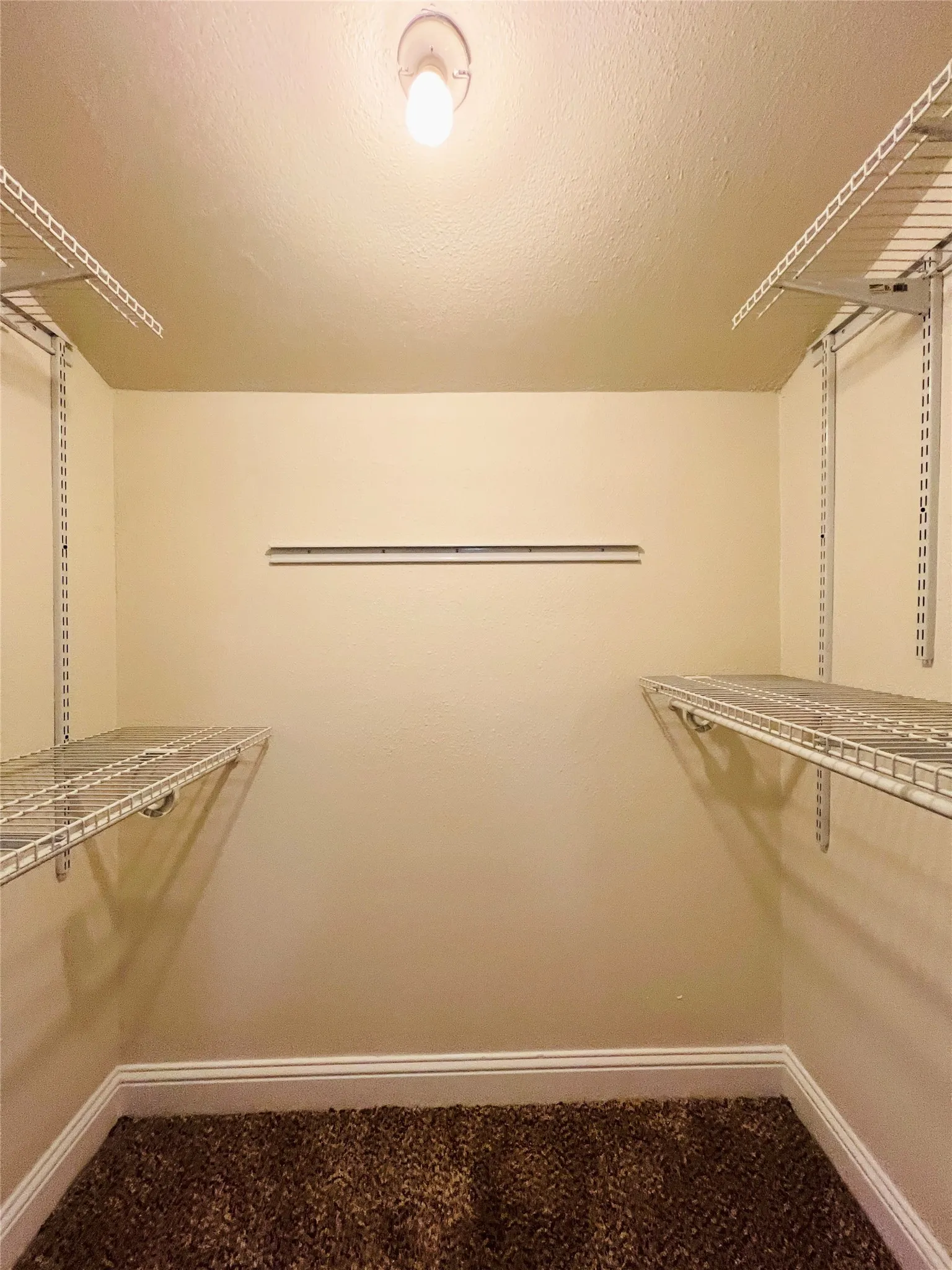 Condominium For Rent in Dallas County , 4220 Madera Road, Irving, Texas 75038, 3 Bedroom, 2 Bathroom, Garage spaces, 1,377 Sqft, built in 1981, mls#21322292, Real Estate Agent in Irving, Homes For Rent in Dallas county, Homes For Rent in Irving, Realtor in Irving Texas, Real Estate Brokerage Independent Realty Texas, Luminita Cordes Realtor