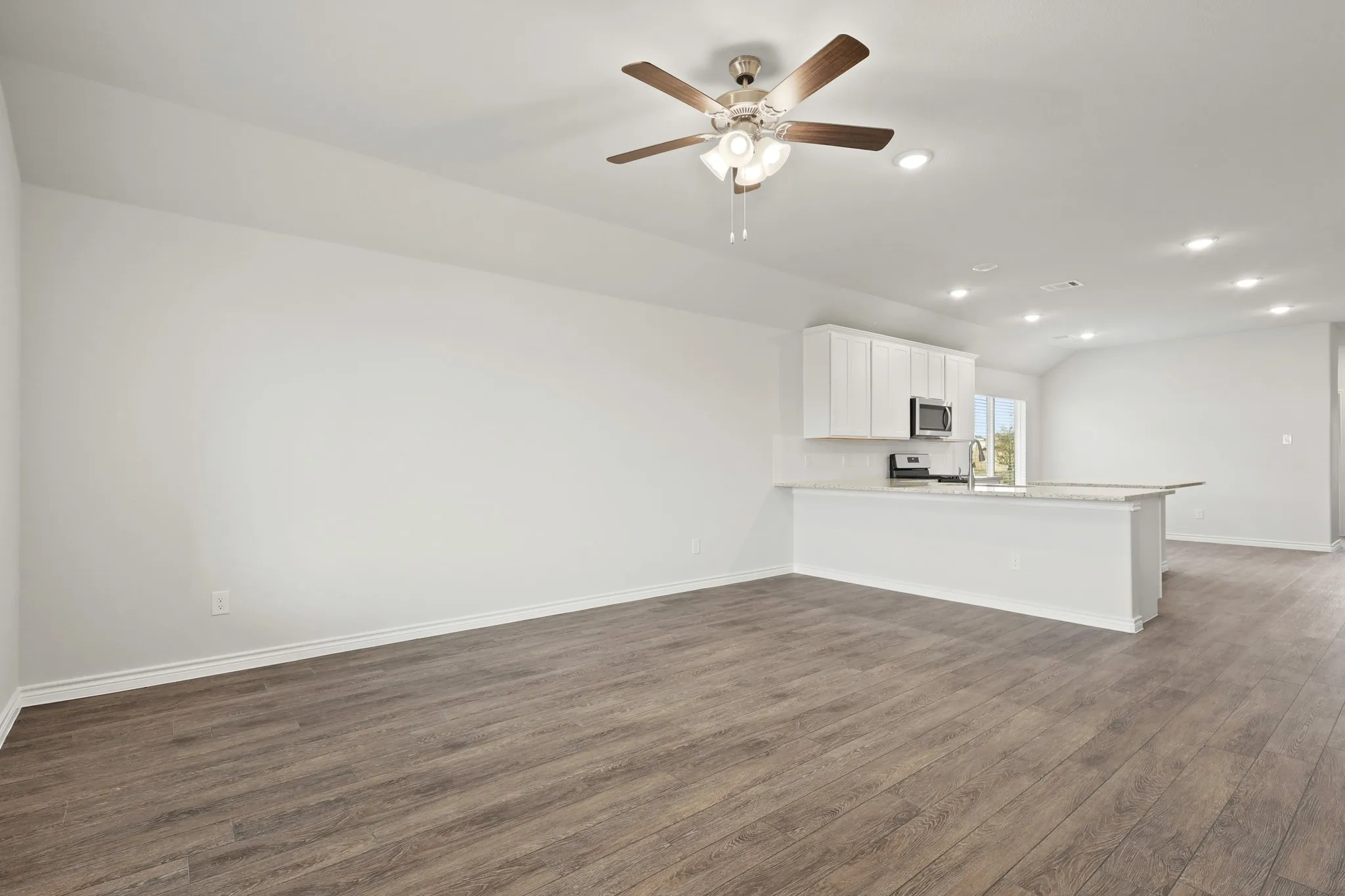 Single Family Residence For Sale in Tarrant County , 9236 Union Pacific Drive, Fort Worth, Texas 76036, 4 Bedroom, 3 Bathroom, 2 Garage spaces, 1,721 Sqft, built in 2026, mls#21322294, Real Estate Agent in Fort Worth, Homes For Sale in Tarrant county, Homes For Sale in Fort Worth, Realtor in Fort Worth Texas, Real Estate Brokerage Independent Realty Texas, Luminita Cordes Realtor