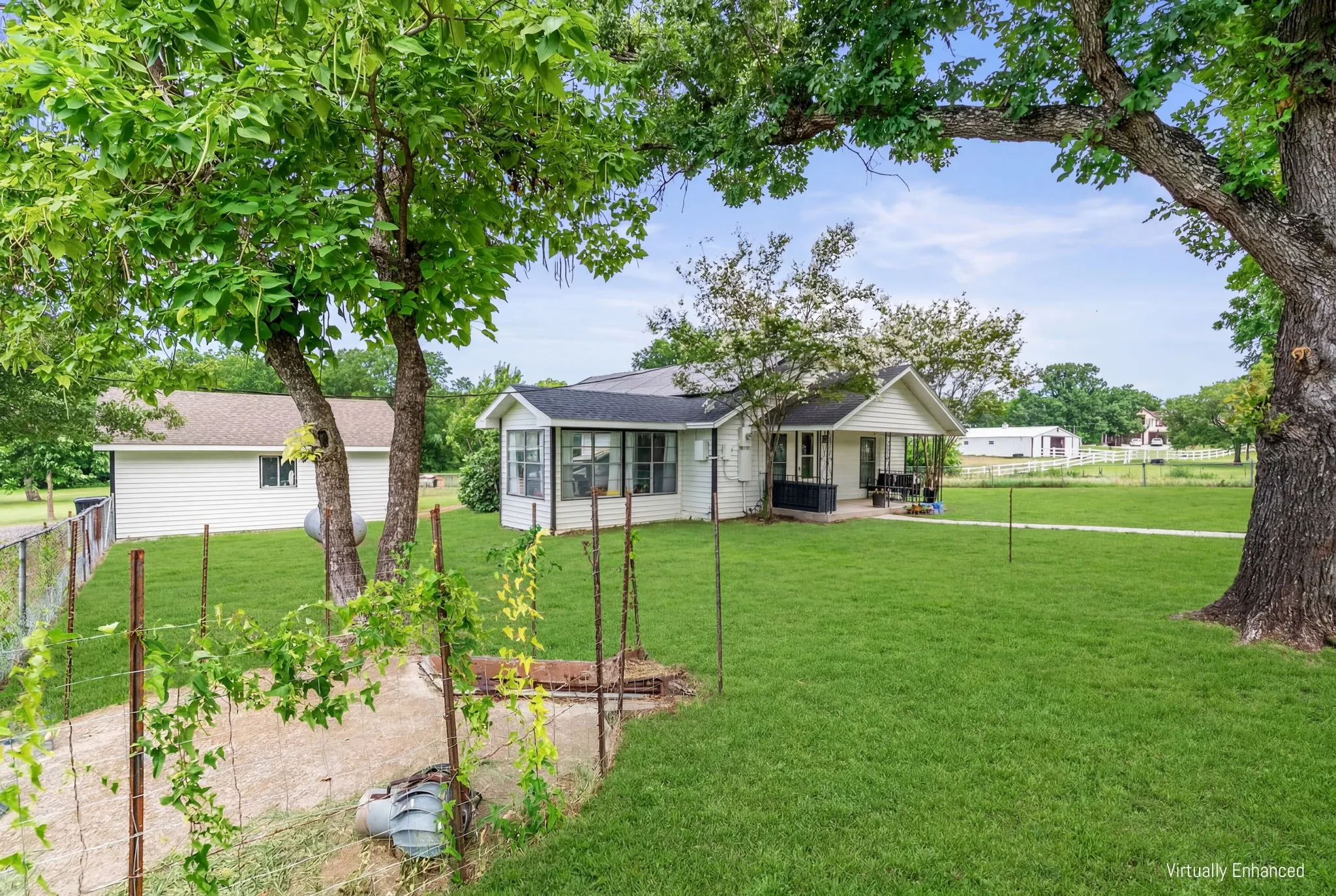 Single Family Residence For Sale in Collin County , 3938 County Road 324, Mc Kinney, Texas 75069, 3 Bedroom, 2 Bathroom, 2 Garage spaces, 1,716 Sqft, built in 1951, mls#21317600, Real Estate Agent in Mc Kinney, Homes For Sale in Collin county, Homes For Sale in Mc Kinney, Realtor in Mc Kinney Texas, Real Estate Brokerage Independent Realty Texas, Luminita Cordes Realtor