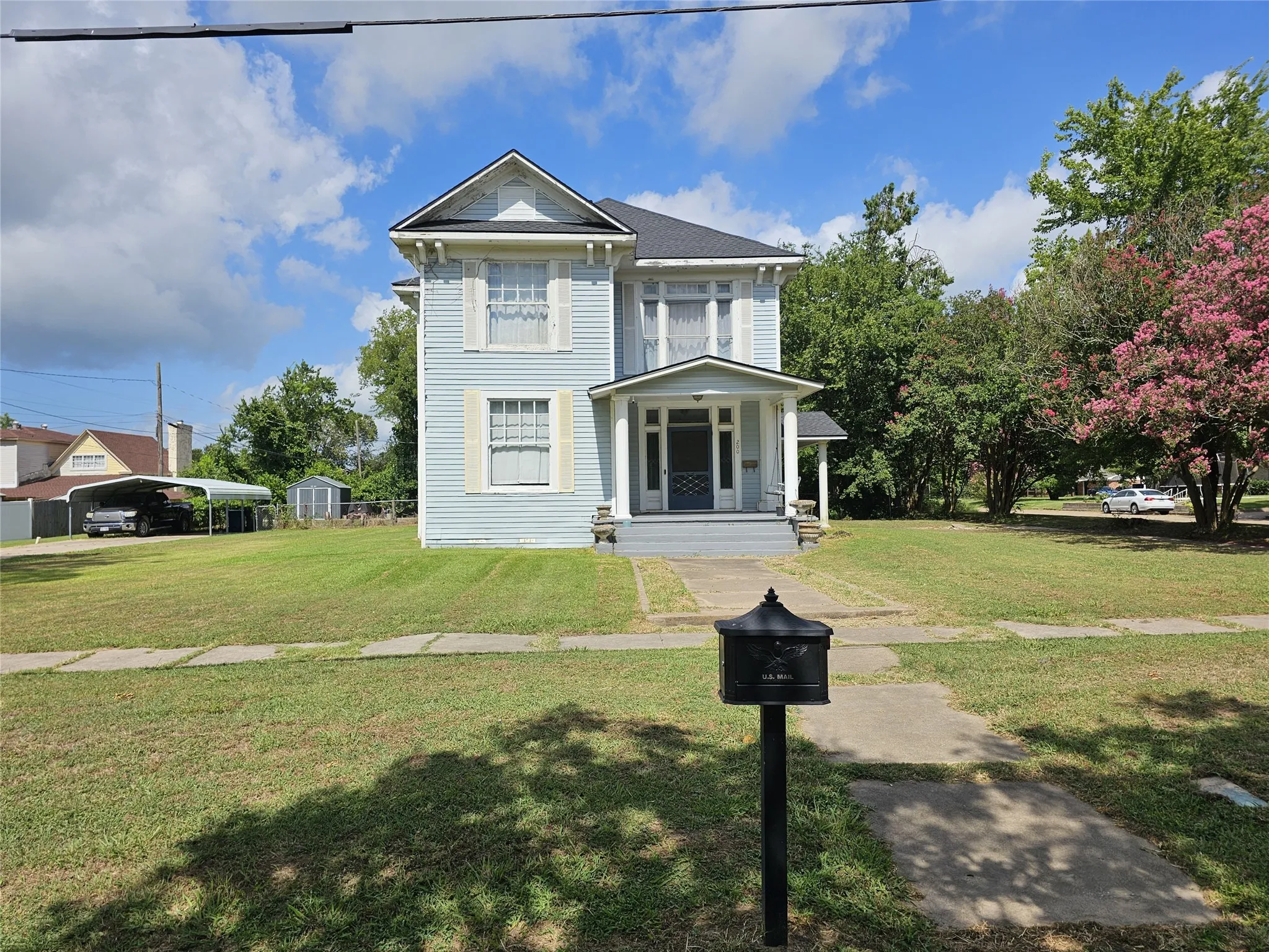 Single Family Residence For Sale in Limestone County , 200 S Canton Street, Mexia, Texas 76667, 3 Bedroom, 4 Bathroom, Garage spaces, 2,968 Sqft, built in 1908, Price $169,500, mls#21320265, Real Estate Agent in Mexia, Homes For Sale in Limestone county, Homes For Sale in Mexia, Realtor in Mexia Texas, Real Estate Brokerage Independent Realty Texas, Luminita Cordes Realtor