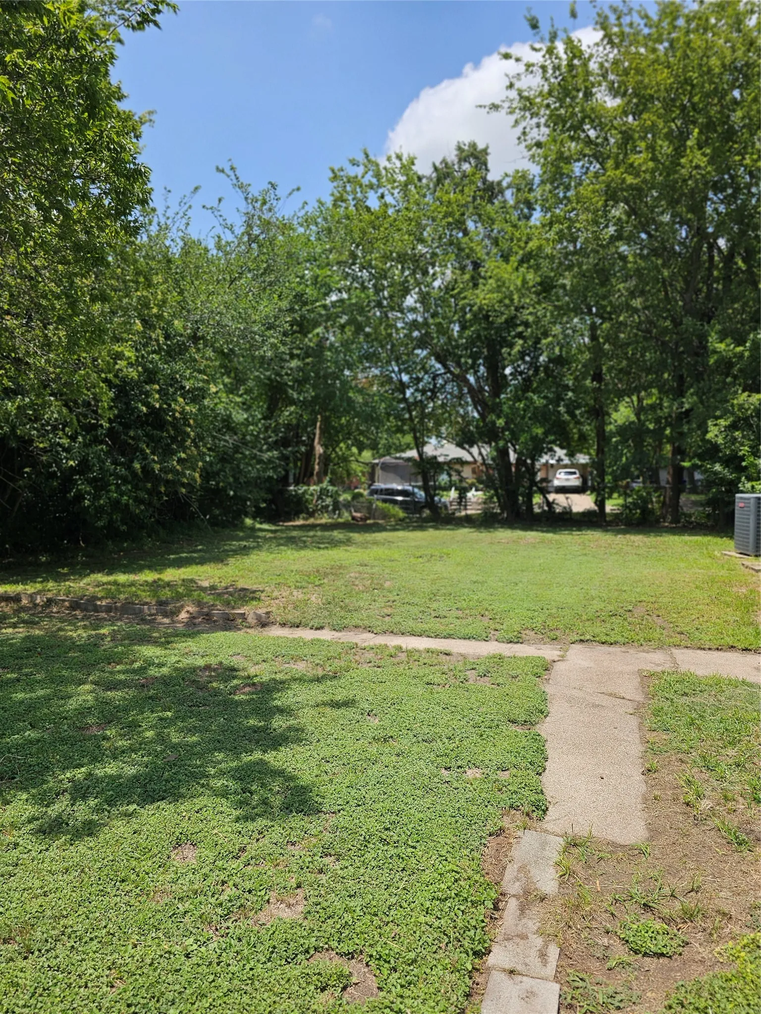 Single Family Residence For Sale in Limestone County , 200 S Canton Street, Mexia, Texas 76667, 3 Bedroom, 4 Bathroom, Garage spaces, 2,968 Sqft, built in 1908, Price $169,500, mls#21320265, Real Estate Agent in Mexia, Homes For Sale in Limestone county, Homes For Sale in Mexia, Realtor in Mexia Texas, Real Estate Brokerage Independent Realty Texas, Luminita Cordes Realtor
