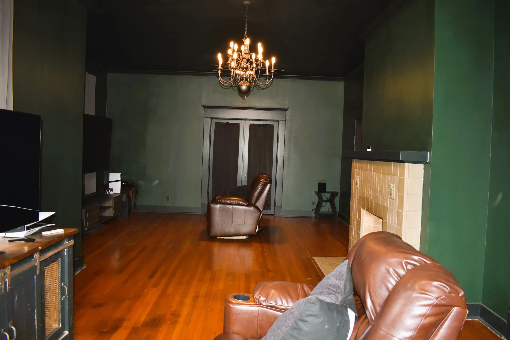 Single Family Residence For Sale in Limestone County , 200 S Canton Street, Mexia, Texas 76667, 3 Bedroom, 4 Bathroom, Garage spaces, 2,968 Sqft, built in 1908, Price $169,500, mls#21320265, Real Estate Agent in Mexia, Homes For Sale in Limestone county, Homes For Sale in Mexia, Realtor in Mexia Texas, Real Estate Brokerage Independent Realty Texas, Luminita Cordes Realtor