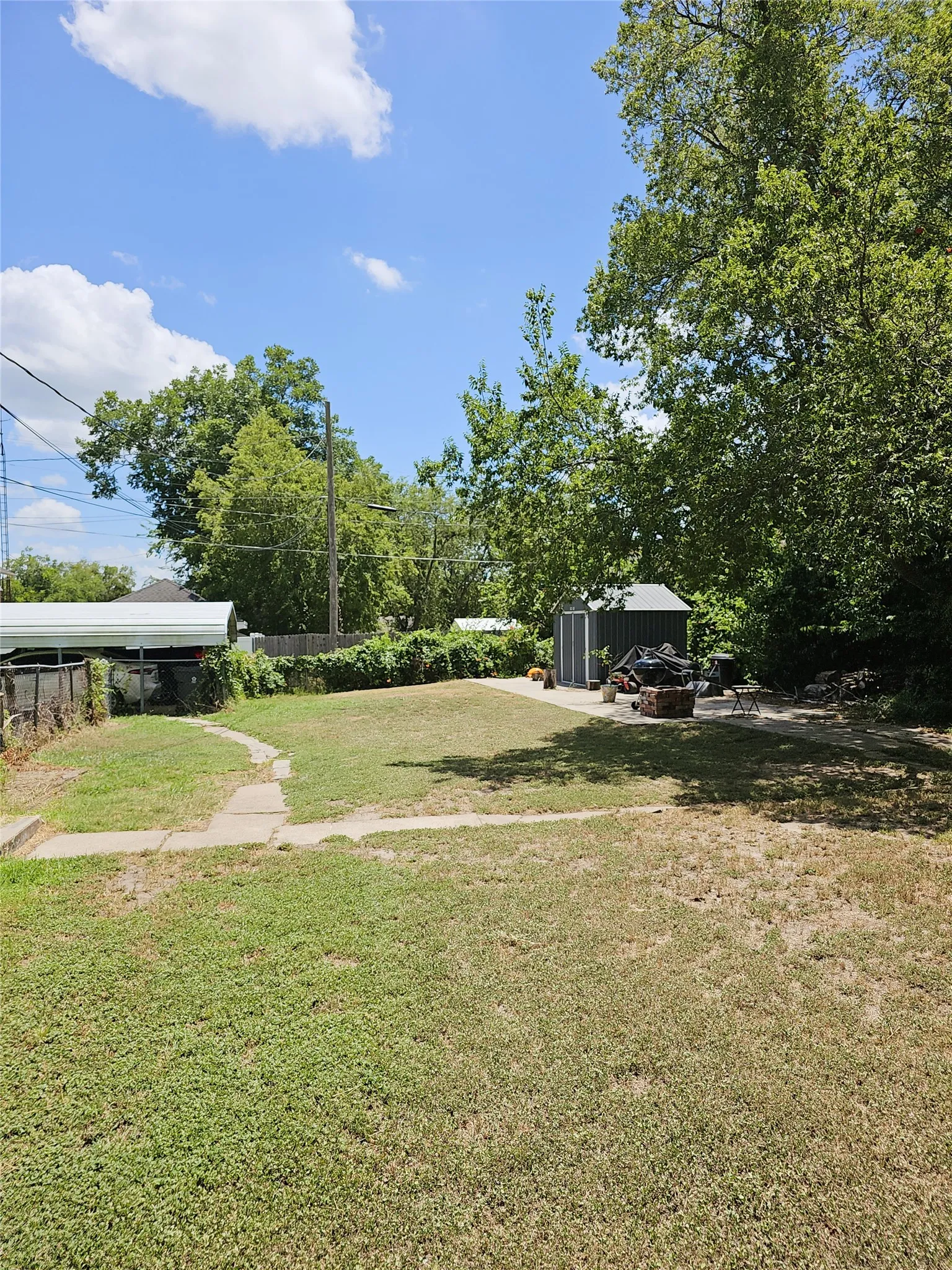 Single Family Residence For Sale in Limestone County , 200 S Canton Street, Mexia, Texas 76667, 3 Bedroom, 4 Bathroom, Garage spaces, 2,968 Sqft, built in 1908, Price $169,500, mls#21320265, Real Estate Agent in Mexia, Homes For Sale in Limestone county, Homes For Sale in Mexia, Realtor in Mexia Texas, Real Estate Brokerage Independent Realty Texas, Luminita Cordes Realtor