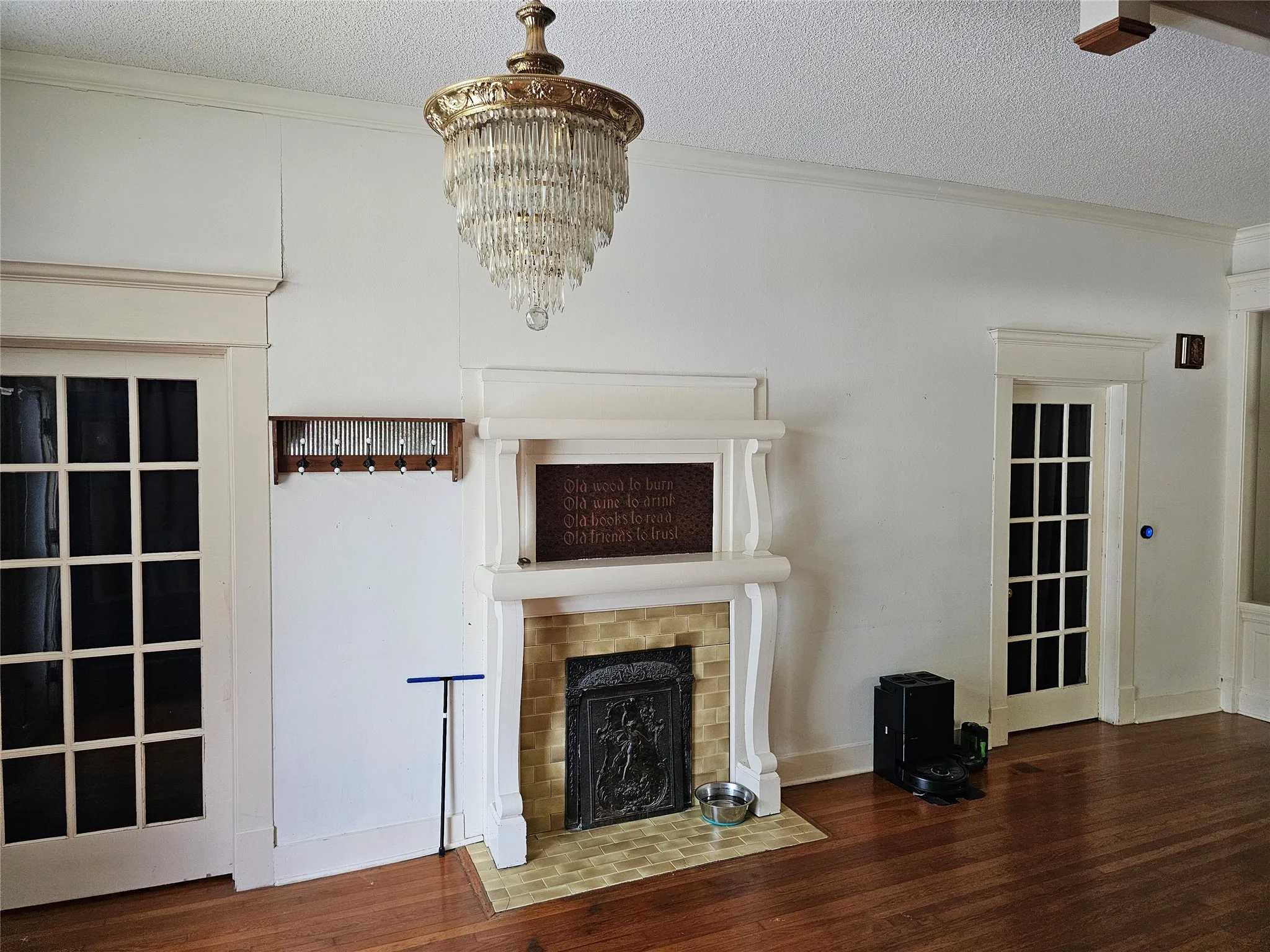 Single Family Residence For Sale in Limestone County , 200 S Canton Street, Mexia, Texas 76667, 3 Bedroom, 4 Bathroom, Garage spaces, 2,968 Sqft, built in 1908, Price $169,500, mls#21320265, Real Estate Agent in Mexia, Homes For Sale in Limestone county, Homes For Sale in Mexia, Realtor in Mexia Texas, Real Estate Brokerage Independent Realty Texas, Luminita Cordes Realtor