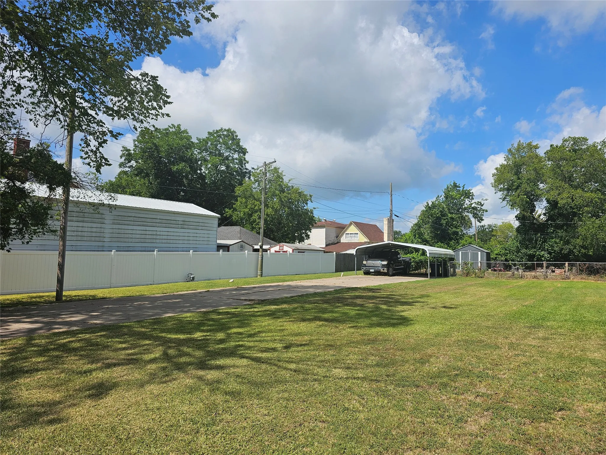 Single Family Residence For Sale in Limestone County , 200 S Canton Street, Mexia, Texas 76667, 3 Bedroom, 4 Bathroom, Garage spaces, 2,968 Sqft, built in 1908, Price $169,500, mls#21320265, Real Estate Agent in Mexia, Homes For Sale in Limestone county, Homes For Sale in Mexia, Realtor in Mexia Texas, Real Estate Brokerage Independent Realty Texas, Luminita Cordes Realtor