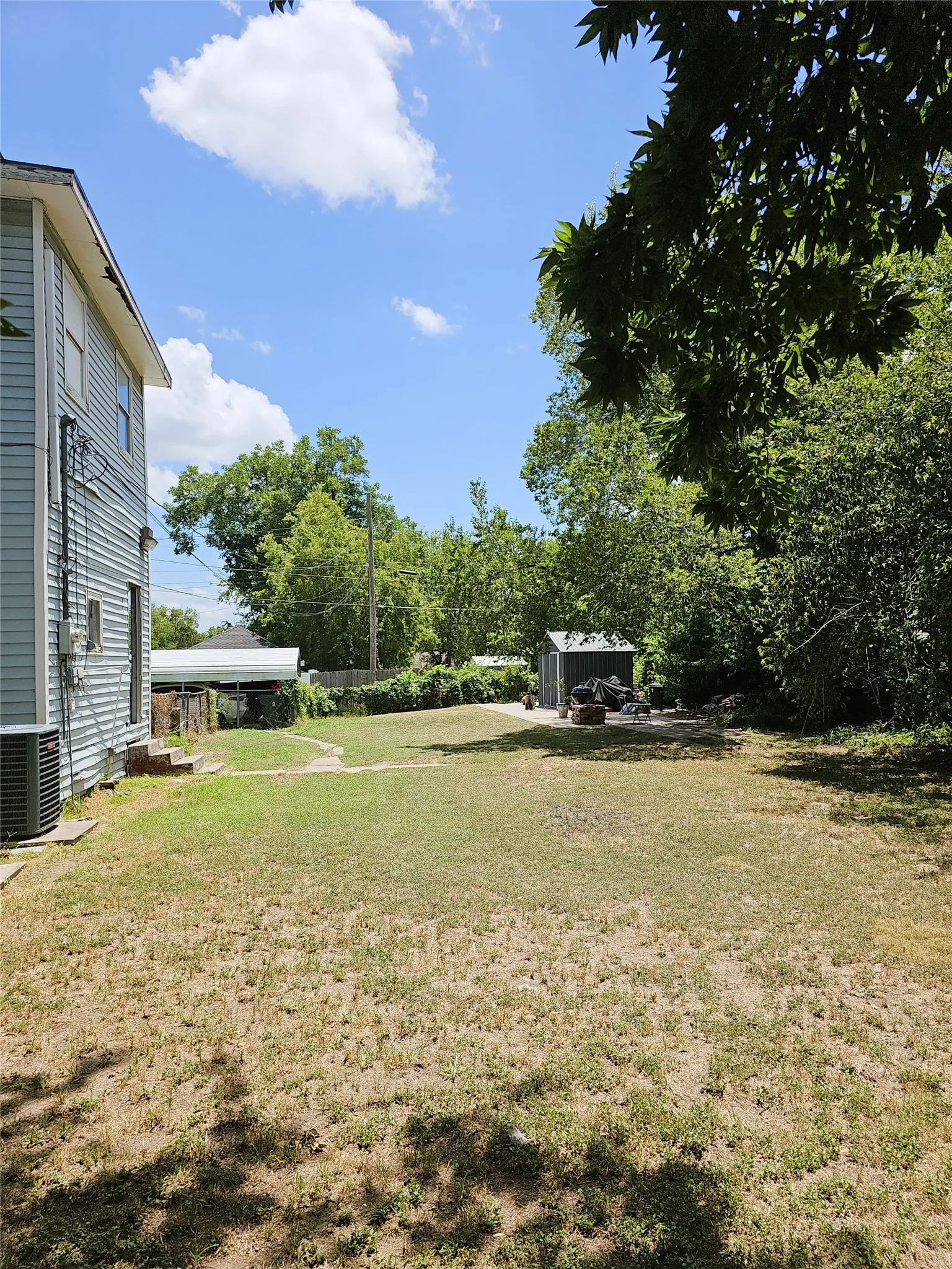 Single Family Residence For Sale in Limestone County , 200 S Canton Street, Mexia, Texas 76667, 3 Bedroom, 4 Bathroom, Garage spaces, 2,968 Sqft, built in 1908, Price $169,500, mls#21320265, Real Estate Agent in Mexia, Homes For Sale in Limestone county, Homes For Sale in Mexia, Realtor in Mexia Texas, Real Estate Brokerage Independent Realty Texas, Luminita Cordes Realtor