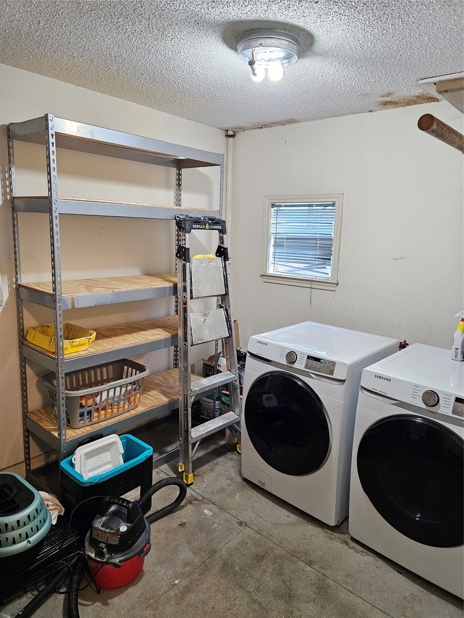 Single Family Residence For Sale in Limestone County , 200 S Canton Street, Mexia, Texas 76667, 3 Bedroom, 4 Bathroom, Garage spaces, 2,968 Sqft, built in 1908, Price $169,500, mls#21320265, Real Estate Agent in Mexia, Homes For Sale in Limestone county, Homes For Sale in Mexia, Realtor in Mexia Texas, Real Estate Brokerage Independent Realty Texas, Luminita Cordes Realtor