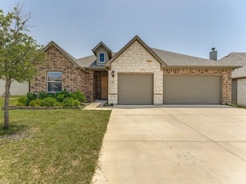 Single Family Residence For Sale in Parker County , 120 Rosemary Drive, Azle, Texas 76020, 3 Bedroom, 3 Bathroom, 3 Garage spaces, 2,036 Sqft, built in 2021, mls#21322187, Real Estate Agent in Azle, Homes For Sale in Parker county, Homes For Sale in Azle, Realtor in Azle Texas, Real Estate Brokerage Independent Realty Texas, Luminita Cordes Realtor