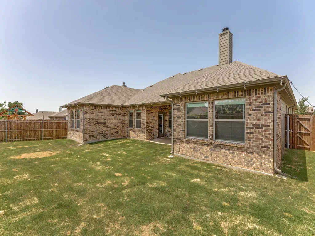 Single Family Residence For Sale in Parker County , 120 Rosemary Drive, Azle, Texas 76020, 3 Bedroom, 3 Bathroom, 3 Garage spaces, 2,036 Sqft, built in 2021, mls#21322187, Real Estate Agent in Azle, Homes For Sale in Parker county, Homes For Sale in Azle, Realtor in Azle Texas, Real Estate Brokerage Independent Realty Texas, Luminita Cordes Realtor