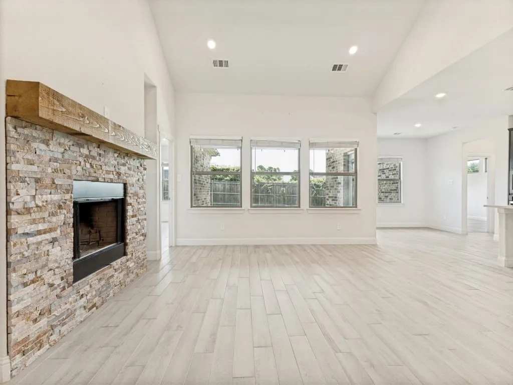 Single Family Residence For Sale in Parker County , 120 Rosemary Drive, Azle, Texas 76020, 3 Bedroom, 3 Bathroom, 3 Garage spaces, 2,036 Sqft, built in 2021, mls#21322187, Real Estate Agent in Azle, Homes For Sale in Parker county, Homes For Sale in Azle, Realtor in Azle Texas, Real Estate Brokerage Independent Realty Texas, Luminita Cordes Realtor