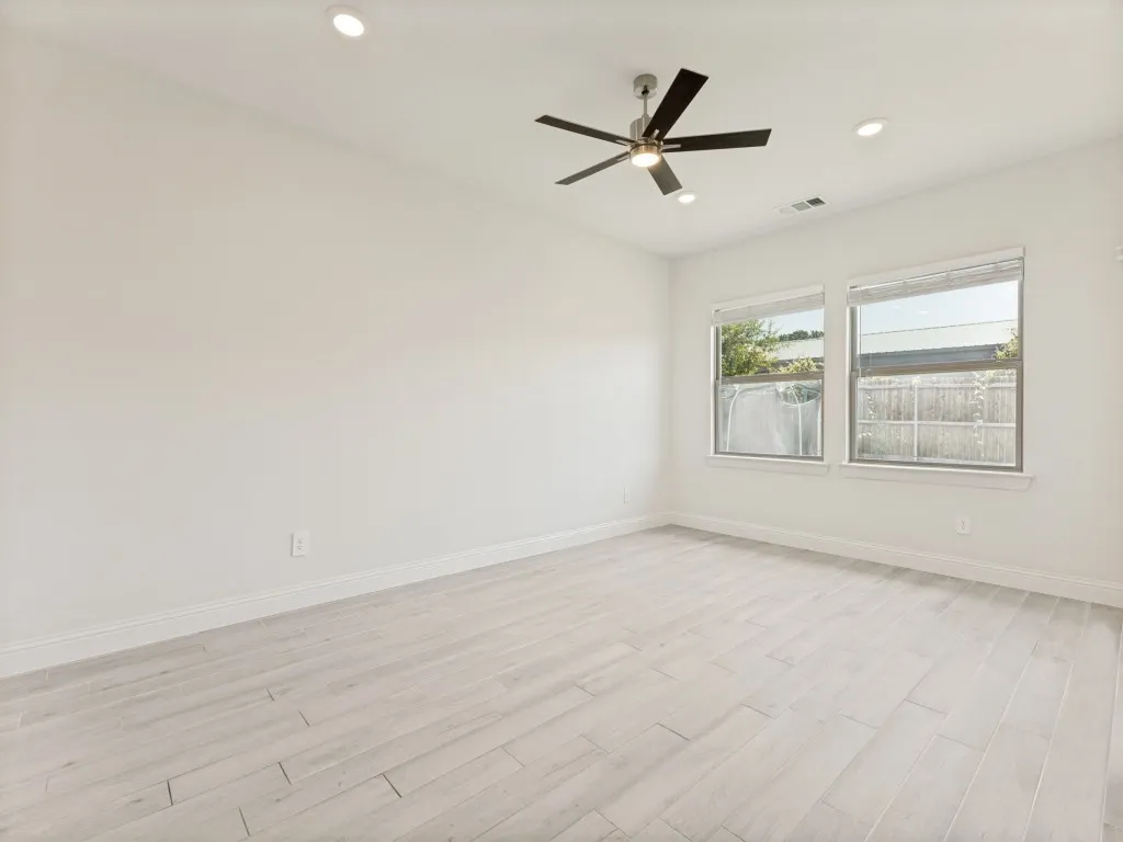 Single Family Residence For Sale in Parker County , 120 Rosemary Drive, Azle, Texas 76020, 3 Bedroom, 3 Bathroom, 3 Garage spaces, 2,036 Sqft, built in 2021, mls#21322187, Real Estate Agent in Azle, Homes For Sale in Parker county, Homes For Sale in Azle, Realtor in Azle Texas, Real Estate Brokerage Independent Realty Texas, Luminita Cordes Realtor
