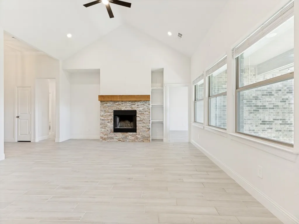 Single Family Residence For Sale in Parker County , 120 Rosemary Drive, Azle, Texas 76020, 3 Bedroom, 3 Bathroom, 3 Garage spaces, 2,036 Sqft, built in 2021, mls#21322187, Real Estate Agent in Azle, Homes For Sale in Parker county, Homes For Sale in Azle, Realtor in Azle Texas, Real Estate Brokerage Independent Realty Texas, Luminita Cordes Realtor