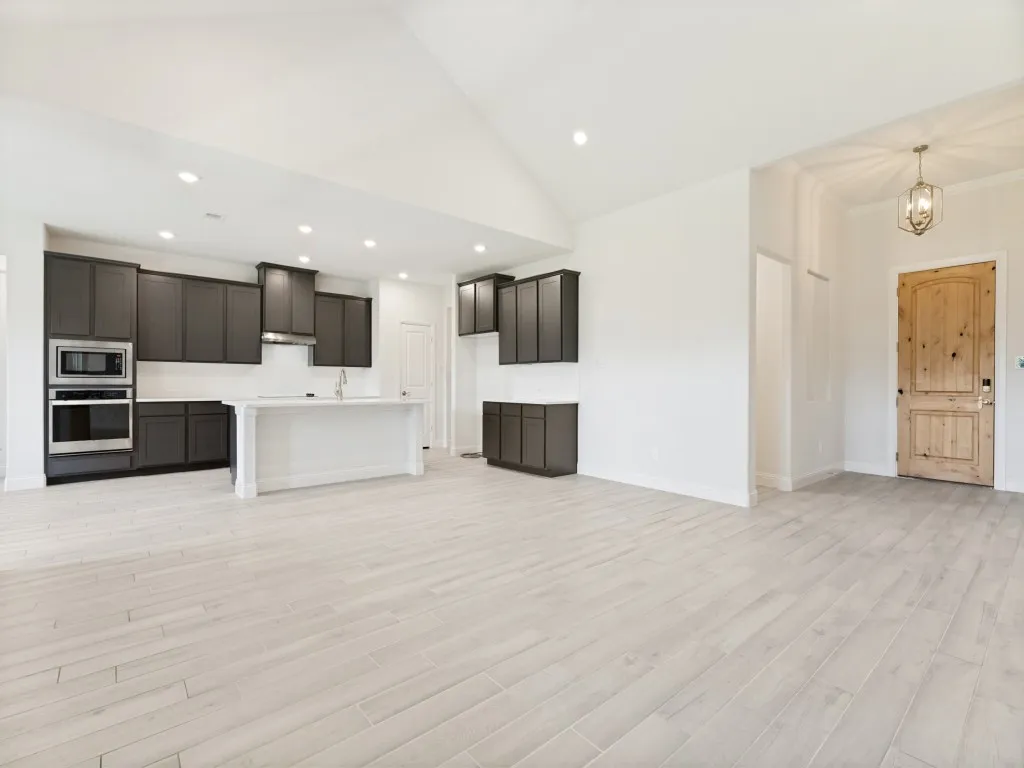 Single Family Residence For Sale in Parker County , 120 Rosemary Drive, Azle, Texas 76020, 3 Bedroom, 3 Bathroom, 3 Garage spaces, 2,036 Sqft, built in 2021, mls#21322187, Real Estate Agent in Azle, Homes For Sale in Parker county, Homes For Sale in Azle, Realtor in Azle Texas, Real Estate Brokerage Independent Realty Texas, Luminita Cordes Realtor