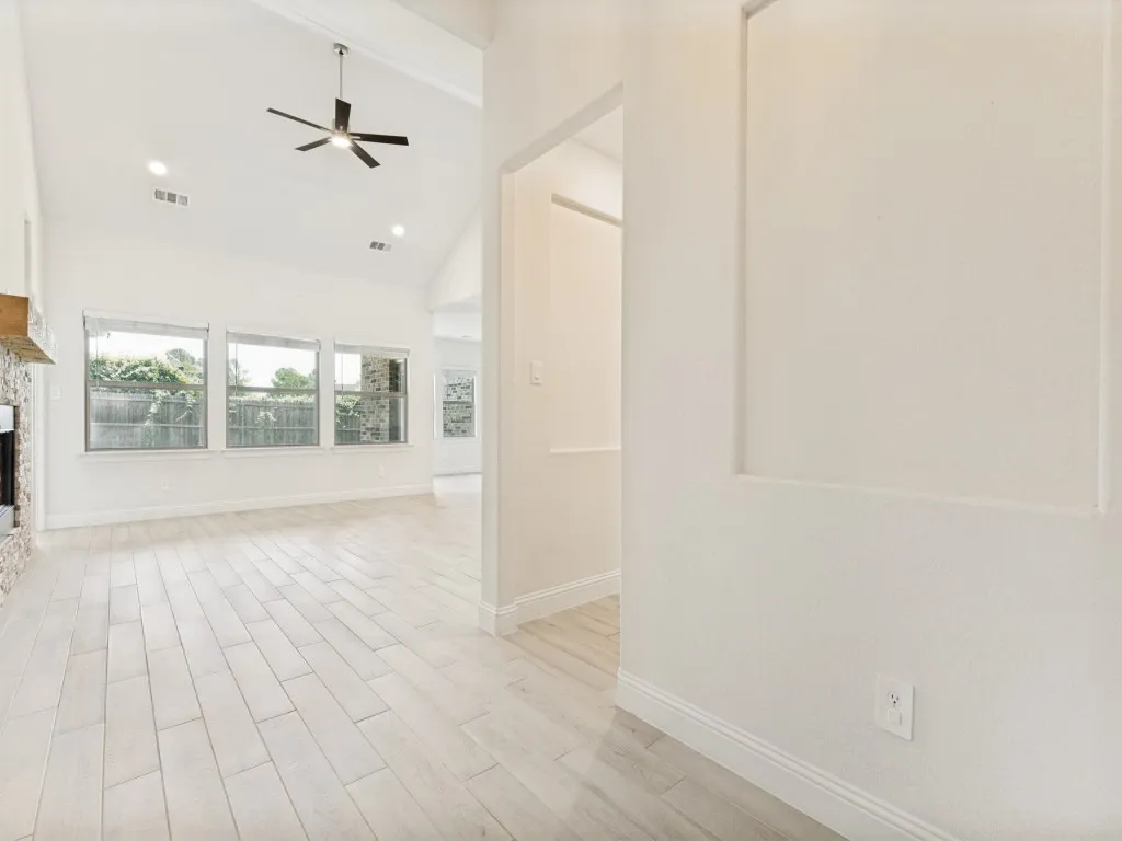 Single Family Residence For Sale in Parker County , 120 Rosemary Drive, Azle, Texas 76020, 3 Bedroom, 3 Bathroom, 3 Garage spaces, 2,036 Sqft, built in 2021, mls#21322187, Real Estate Agent in Azle, Homes For Sale in Parker county, Homes For Sale in Azle, Realtor in Azle Texas, Real Estate Brokerage Independent Realty Texas, Luminita Cordes Realtor