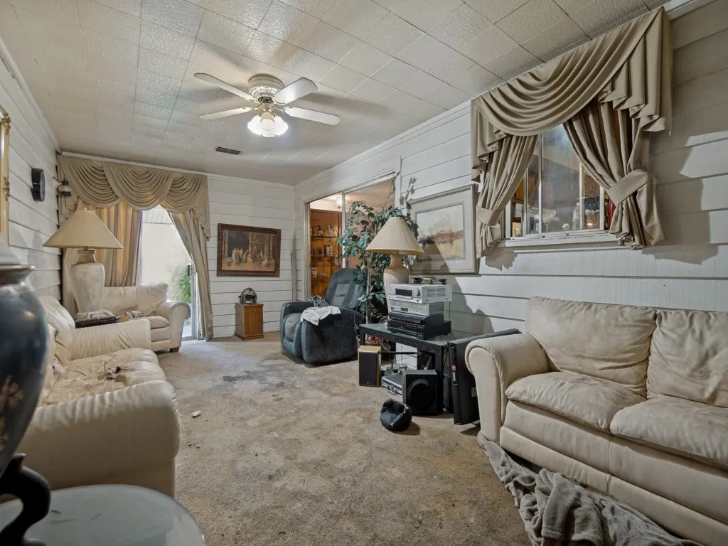Single Family Residence For Sale in Dallas County , 5511 Singing Hills Drive, Dallas, Texas 75241, 3 Bedroom, 2 Bathroom, 2 Garage spaces, 1,839 Sqft, built in 1957, mls#21296114, Real Estate Agent in Dallas, Homes For Sale in Dallas county, Homes For Sale in Dallas, Realtor in Dallas Texas, Real Estate Brokerage Independent Realty Texas, Luminita Cordes Realtor