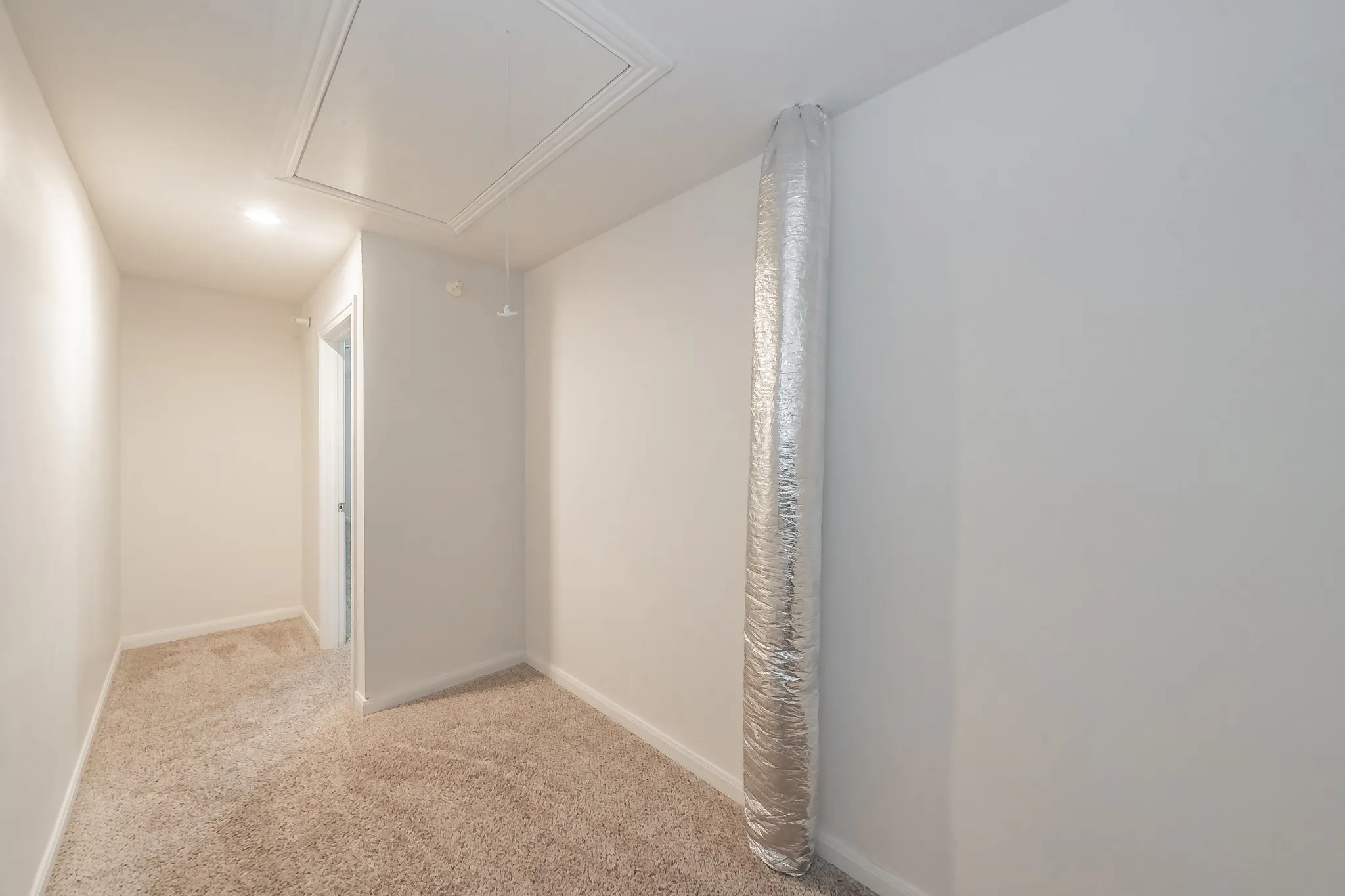 This is dry storage room, bigger than it looks in photos