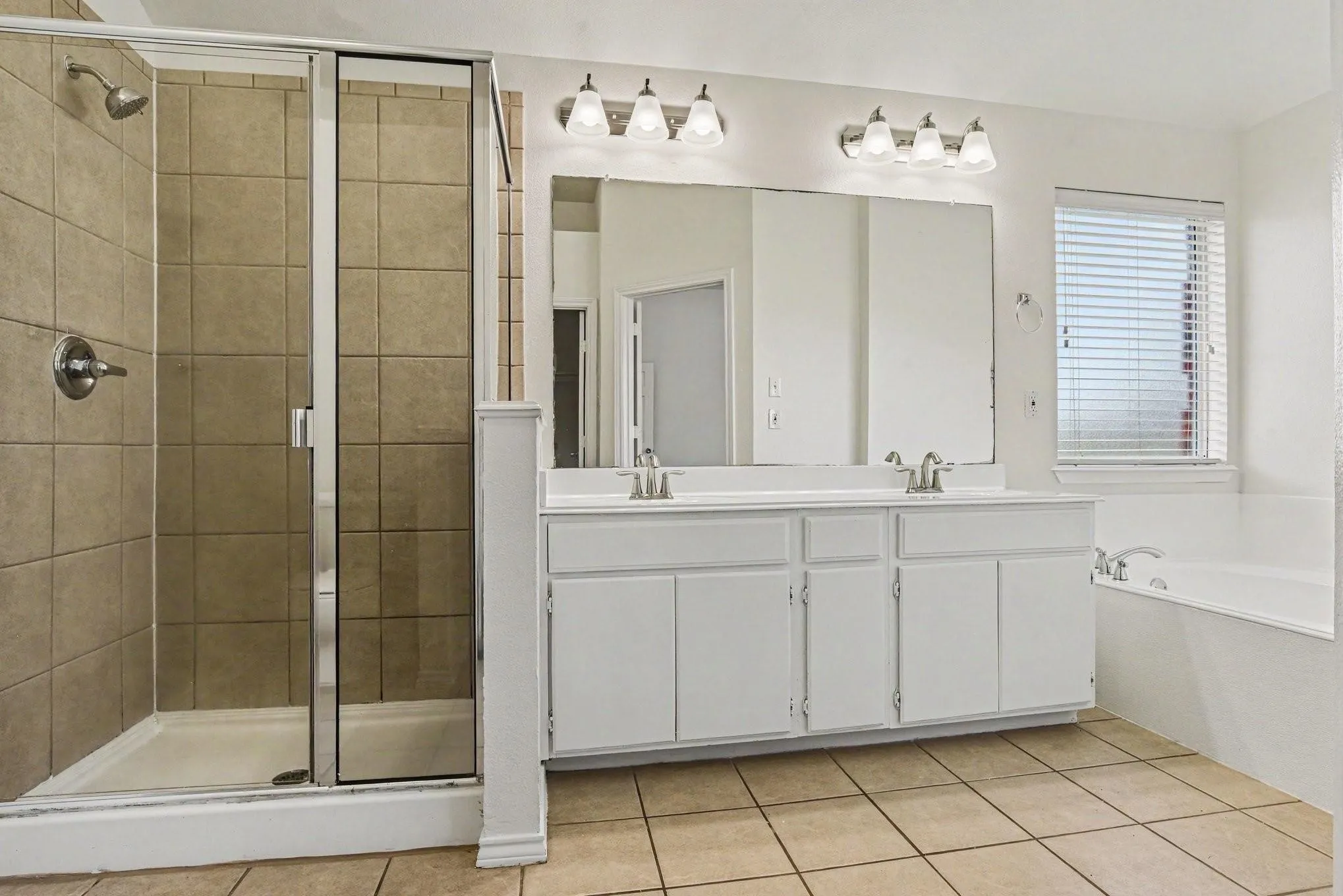 Single Family Residence For Rent in Dallas County , 2521 Ash Creek, Mesquite, Texas 75181, 3 Bedroom, 2 Bathroom, 2 Garage spaces, 1,512 Sqft, built in 1997, mls#21316222, Real Estate Agent in Mesquite, Homes For Rent in Dallas county, Homes For Rent in Mesquite, Realtor in Mesquite Texas, Real Estate Brokerage Independent Realty Texas, Luminita Cordes Realtor