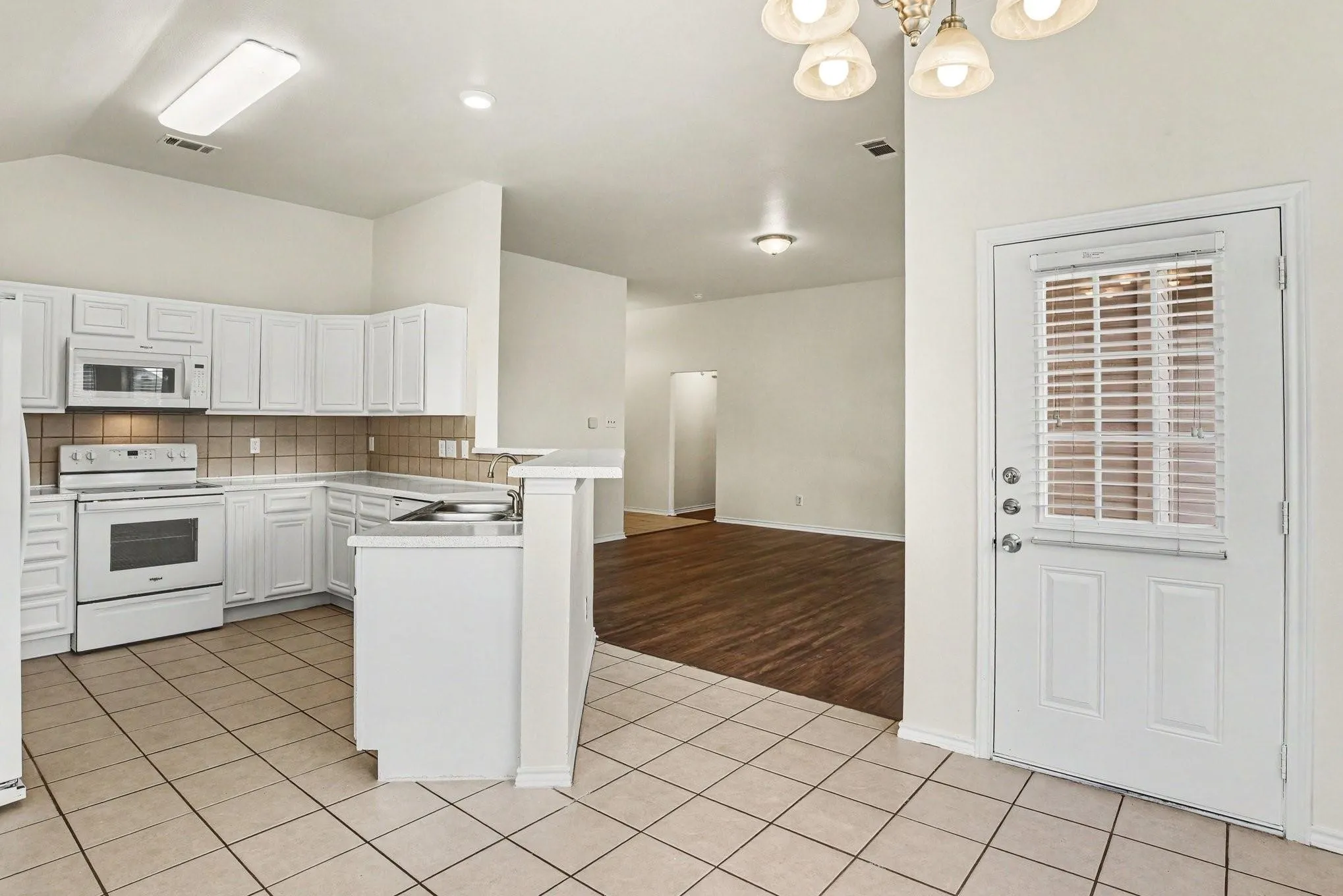 Single Family Residence For Rent in Dallas County , 2521 Ash Creek, Mesquite, Texas 75181, 3 Bedroom, 2 Bathroom, 2 Garage spaces, 1,512 Sqft, built in 1997, mls#21316222, Real Estate Agent in Mesquite, Homes For Rent in Dallas county, Homes For Rent in Mesquite, Realtor in Mesquite Texas, Real Estate Brokerage Independent Realty Texas, Luminita Cordes Realtor