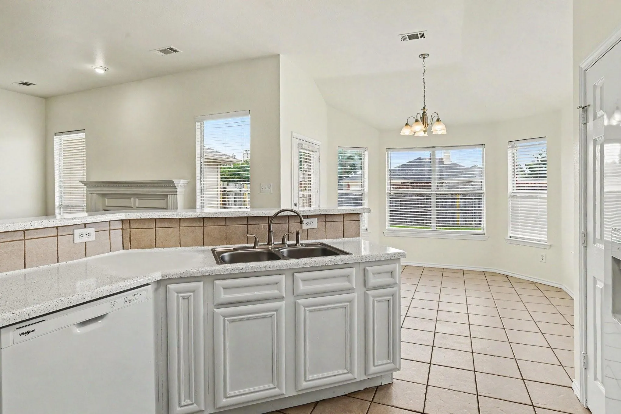Single Family Residence For Rent in Dallas County , 2521 Ash Creek, Mesquite, Texas 75181, 3 Bedroom, 2 Bathroom, 2 Garage spaces, 1,512 Sqft, built in 1997, mls#21316222, Real Estate Agent in Mesquite, Homes For Rent in Dallas county, Homes For Rent in Mesquite, Realtor in Mesquite Texas, Real Estate Brokerage Independent Realty Texas, Luminita Cordes Realtor
