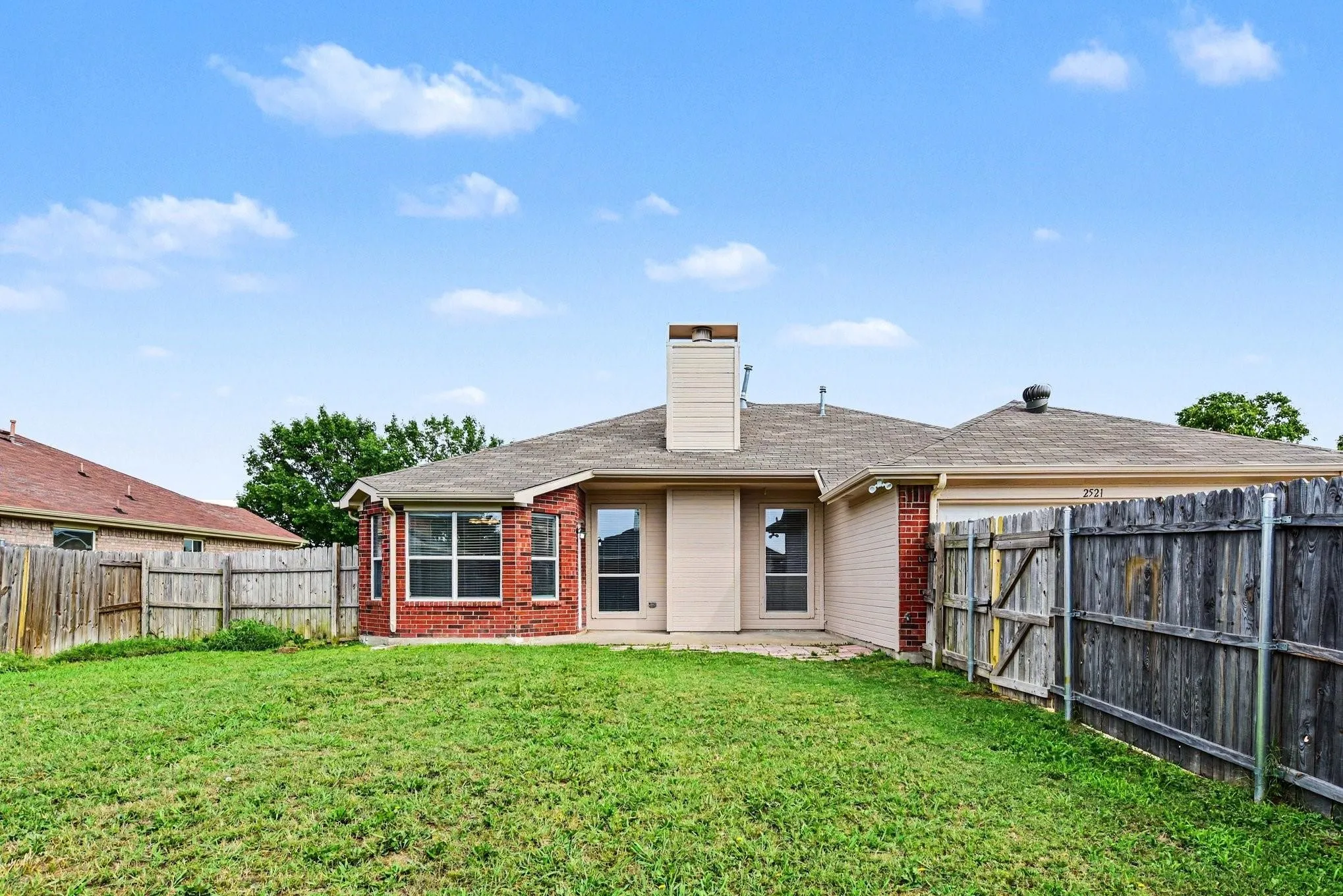 Single Family Residence For Rent in Dallas County , 2521 Ash Creek, Mesquite, Texas 75181, 3 Bedroom, 2 Bathroom, 2 Garage spaces, 1,512 Sqft, built in 1997, mls#21316222, Real Estate Agent in Mesquite, Homes For Rent in Dallas county, Homes For Rent in Mesquite, Realtor in Mesquite Texas, Real Estate Brokerage Independent Realty Texas, Luminita Cordes Realtor