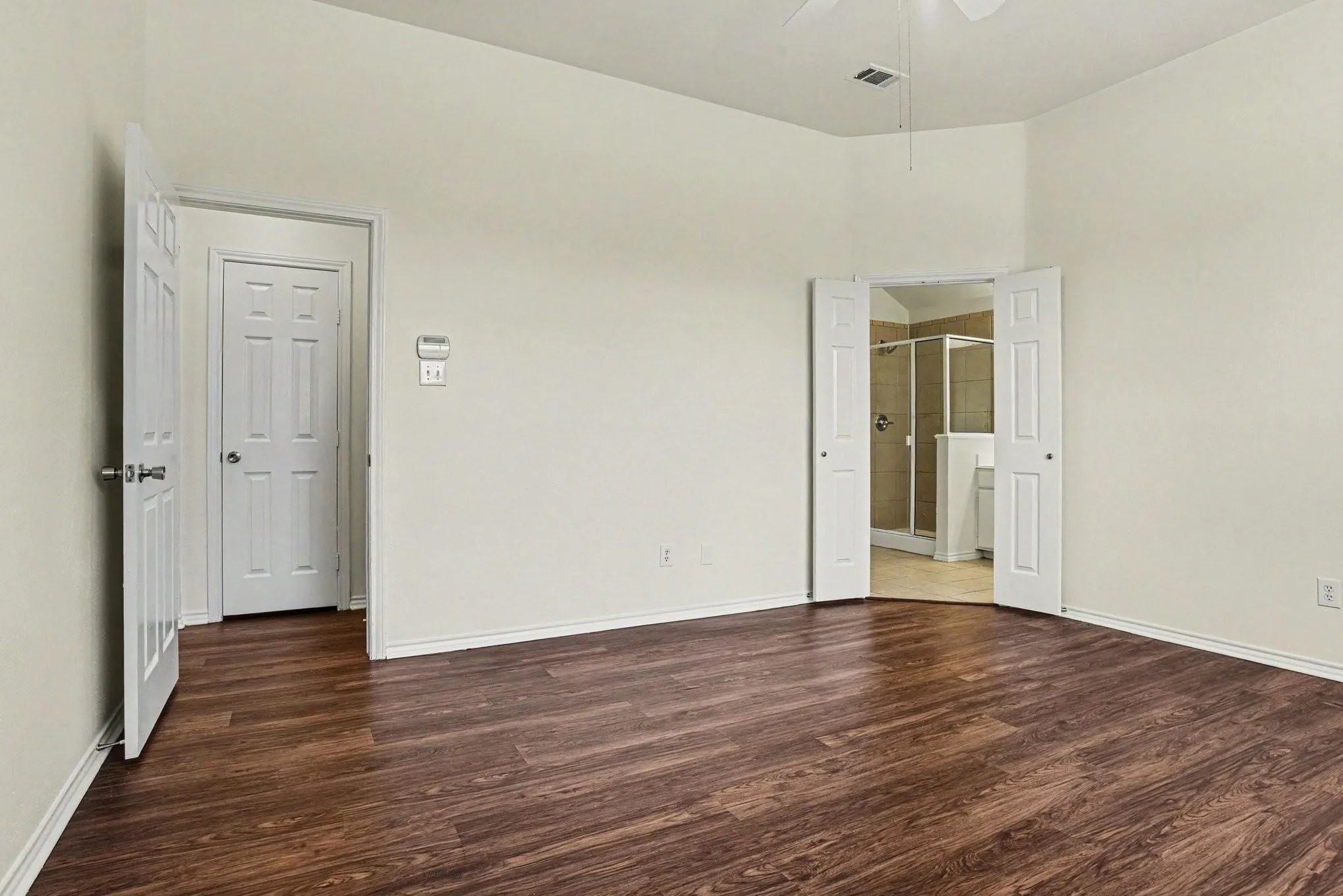 Single Family Residence For Rent in Dallas County , 2521 Ash Creek, Mesquite, Texas 75181, 3 Bedroom, 2 Bathroom, 2 Garage spaces, 1,512 Sqft, built in 1997, mls#21316222, Real Estate Agent in Mesquite, Homes For Rent in Dallas county, Homes For Rent in Mesquite, Realtor in Mesquite Texas, Real Estate Brokerage Independent Realty Texas, Luminita Cordes Realtor