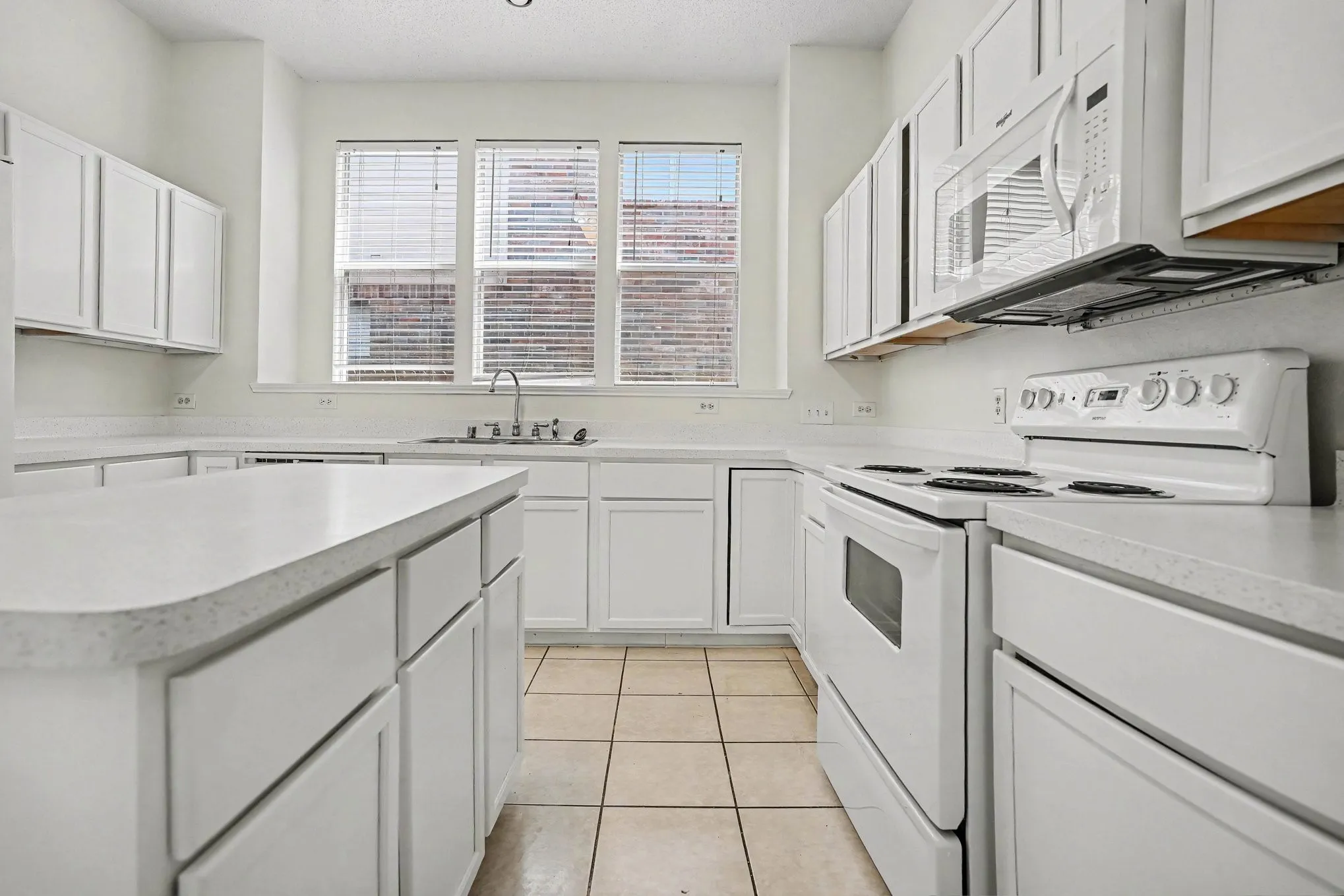 Single Family Residence For Sale in Dallas County , 2514 Decoy Drive, Mesquite, Texas 75181, 4 Bedroom, 2 Bathroom, 2 Garage spaces, 1,778 Sqft, built in 1998, mls#21312802, Real Estate Agent in Mesquite, Homes For Sale in Dallas county, Homes For Sale in Mesquite, Realtor in Mesquite Texas, Real Estate Brokerage Independent Realty Texas, Luminita Cordes Realtor