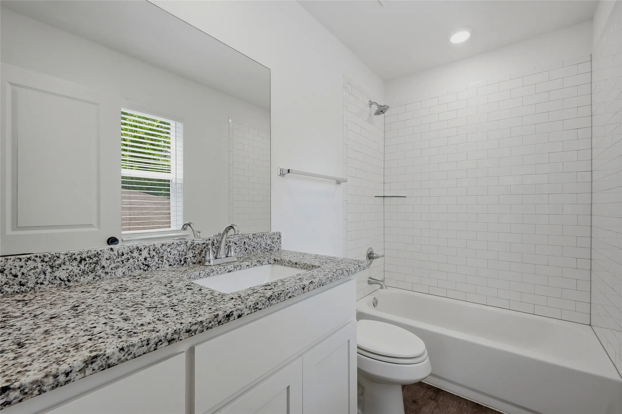 Duplex For Rent in Grayson County , 227 W Bond Street, Denison, Texas 75020, 3 Bedroom, 3 Bathroom, Garage spaces, 1,452 Sqft, built in 2022, mls#21322316, Real Estate Agent in Denison, Homes For Rent in Grayson county, Homes For Rent in Denison, Realtor in Denison Texas, Real Estate Brokerage Independent Realty Texas, Luminita Cordes Realtor