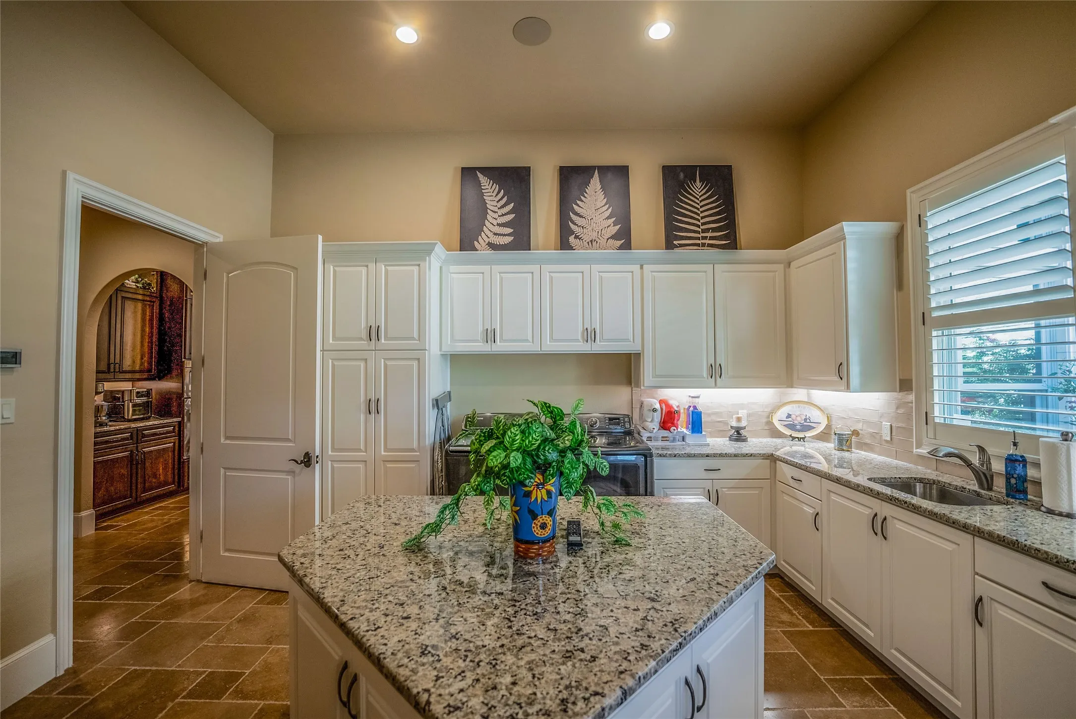 Single Family Residence For Sale in Bell County , 8591 Witter Lane, Temple, Texas 76502, 3 Bedroom, 5 Bathroom, 3 Garage spaces, 7,082 Sqft, built in 2020, mls#21322284, Real Estate Agent in Temple, Homes For Sale in Bell county, Homes For Sale in Temple, Realtor in Temple Texas, Real Estate Brokerage Independent Realty Texas, Luminita Cordes Realtor