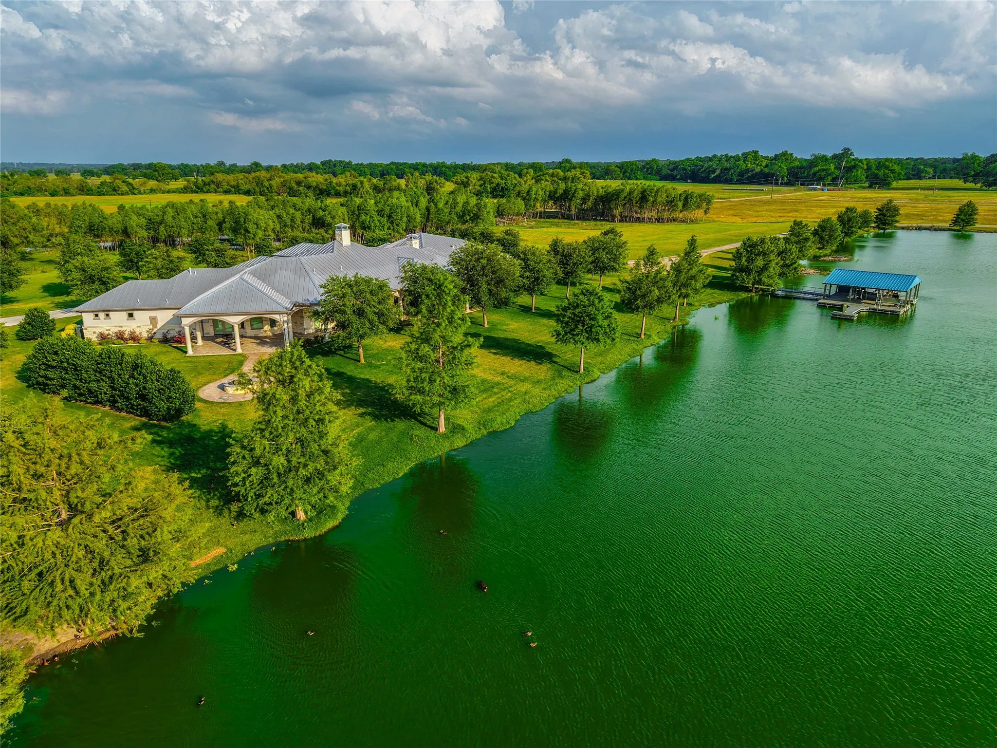 Single Family Residence For Sale in Bell County , 8591 Witter Lane, Temple, Texas 76502, 3 Bedroom, 5 Bathroom, 3 Garage spaces, 7,082 Sqft, built in 2020, mls#21322284, Real Estate Agent in Temple, Homes For Sale in Bell county, Homes For Sale in Temple, Realtor in Temple Texas, Real Estate Brokerage Independent Realty Texas, Luminita Cordes Realtor