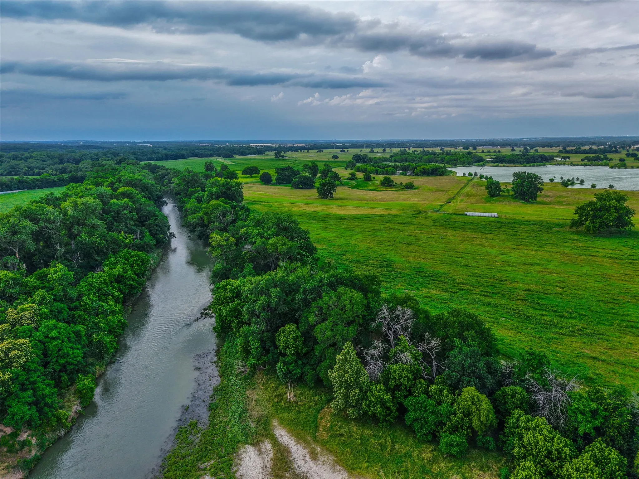 Single Family Residence For Sale in Bell County , 8591 Witter Lane, Temple, Texas 76502, 3 Bedroom, 5 Bathroom, 3 Garage spaces, 7,082 Sqft, built in 2020, mls#21322284, Real Estate Agent in Temple, Homes For Sale in Bell county, Homes For Sale in Temple, Realtor in Temple Texas, Real Estate Brokerage Independent Realty Texas, Luminita Cordes Realtor