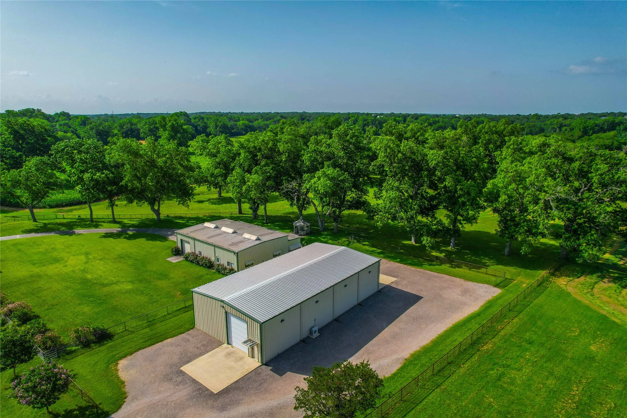 Single Family Residence For Sale in Bell County , 8591 Witter Lane, Temple, Texas 76502, 3 Bedroom, 5 Bathroom, 3 Garage spaces, 7,082 Sqft, built in 2020, mls#21322284, Real Estate Agent in Temple, Homes For Sale in Bell county, Homes For Sale in Temple, Realtor in Temple Texas, Real Estate Brokerage Independent Realty Texas, Luminita Cordes Realtor