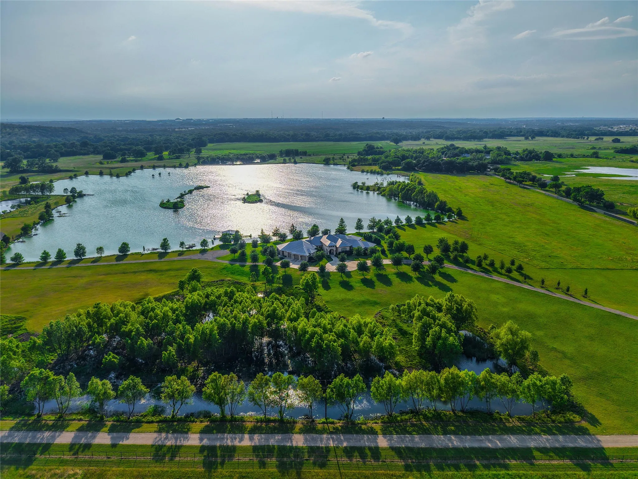 Single Family Residence For Sale in Bell County , 8591 Witter Lane, Temple, Texas 76502, 3 Bedroom, 5 Bathroom, 3 Garage spaces, 7,082 Sqft, built in 2020, mls#21322284, Real Estate Agent in Temple, Homes For Sale in Bell county, Homes For Sale in Temple, Realtor in Temple Texas, Real Estate Brokerage Independent Realty Texas, Luminita Cordes Realtor