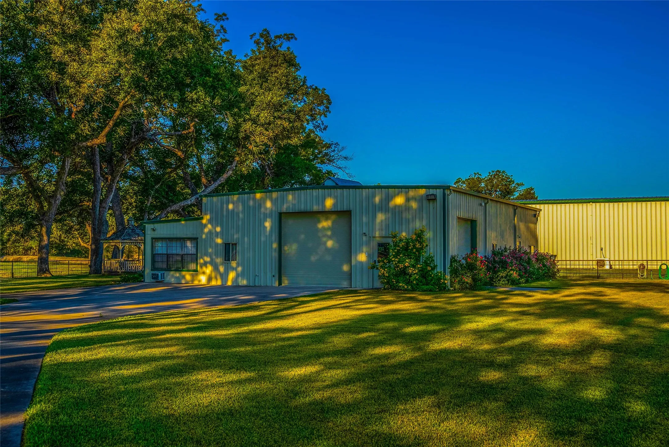 Single Family Residence For Sale in Bell County , 8591 Witter Lane, Temple, Texas 76502, 3 Bedroom, 5 Bathroom, 3 Garage spaces, 7,082 Sqft, built in 2020, mls#21322284, Real Estate Agent in Temple, Homes For Sale in Bell county, Homes For Sale in Temple, Realtor in Temple Texas, Real Estate Brokerage Independent Realty Texas, Luminita Cordes Realtor