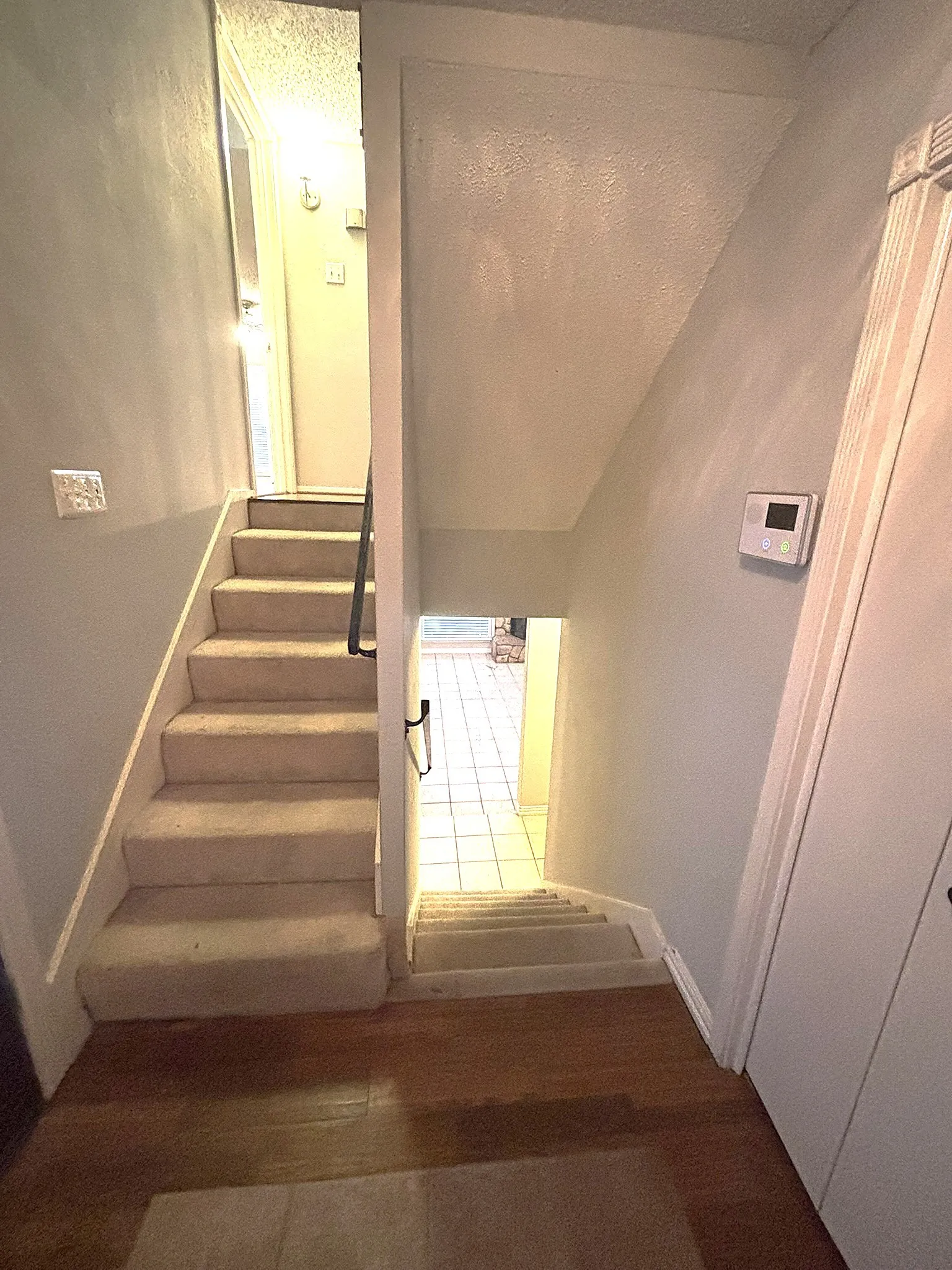 Townhouse For Sale in Dallas County , 2969 Country Place Circle, Carrollton, Texas 75006, 3 Bedroom, 3 Bathroom, 2 Garage spaces, 2,035 Sqft, built in 1972, mls#21318688, Real Estate Agent in Carrollton, Homes For Sale in Dallas county, Homes For Sale in Carrollton, Realtor in Carrollton Texas, Real Estate Brokerage Independent Realty Texas, Luminita Cordes Realtor