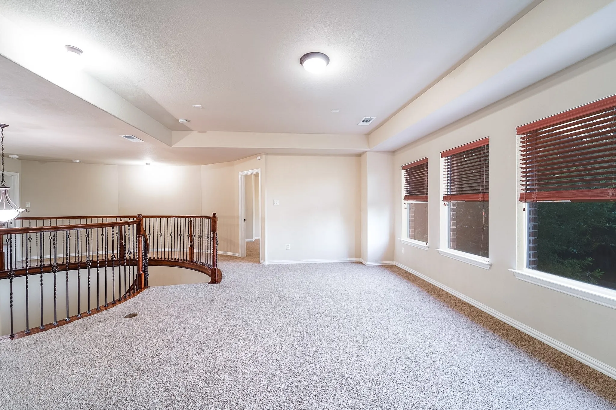Single Family Residence For Sale in Collin County , 924 Brentwood Drive, Murphy, Texas 75094, 4 Bedroom, 4 Bathroom, 2 Garage spaces, 3,749 Sqft, built in 2005, mls#21315167, Real Estate Agent in Murphy, Homes For Sale in Collin county, Homes For Sale in Murphy, Realtor in Murphy Texas, Real Estate Brokerage Independent Realty Texas, Luminita Cordes Realtor
