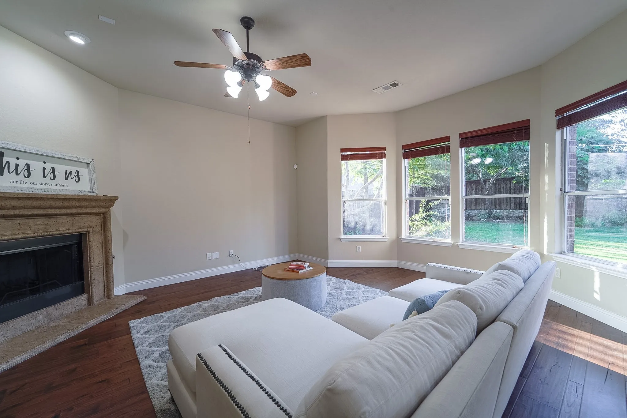 Single Family Residence For Sale in Collin County , 924 Brentwood Drive, Murphy, Texas 75094, 4 Bedroom, 4 Bathroom, 2 Garage spaces, 3,749 Sqft, built in 2005, mls#21315167, Real Estate Agent in Murphy, Homes For Sale in Collin county, Homes For Sale in Murphy, Realtor in Murphy Texas, Real Estate Brokerage Independent Realty Texas, Luminita Cordes Realtor