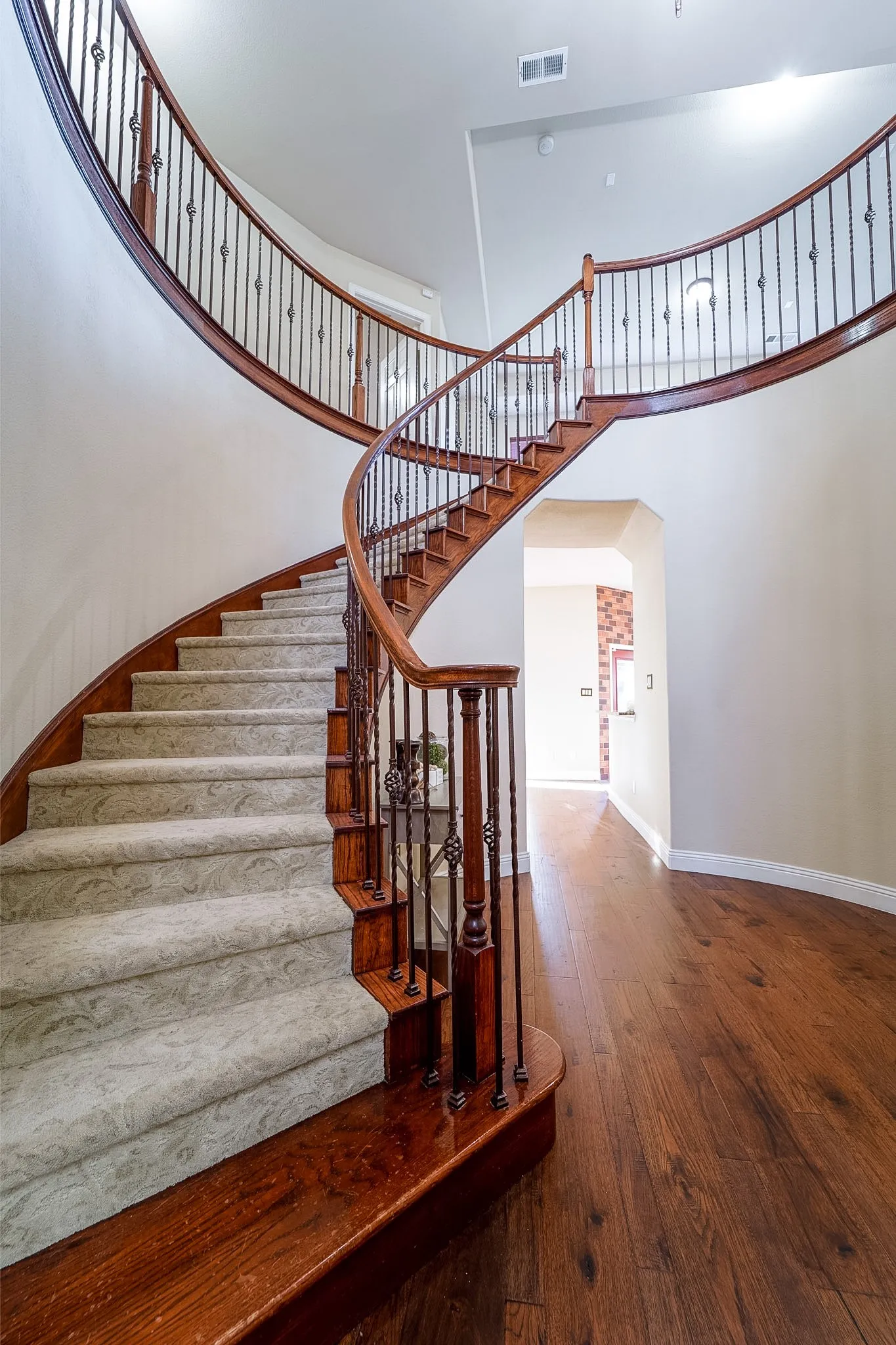 Single Family Residence For Sale in Collin County , 924 Brentwood Drive, Murphy, Texas 75094, 4 Bedroom, 4 Bathroom, 2 Garage spaces, 3,749 Sqft, built in 2005, mls#21315167, Real Estate Agent in Murphy, Homes For Sale in Collin county, Homes For Sale in Murphy, Realtor in Murphy Texas, Real Estate Brokerage Independent Realty Texas, Luminita Cordes Realtor