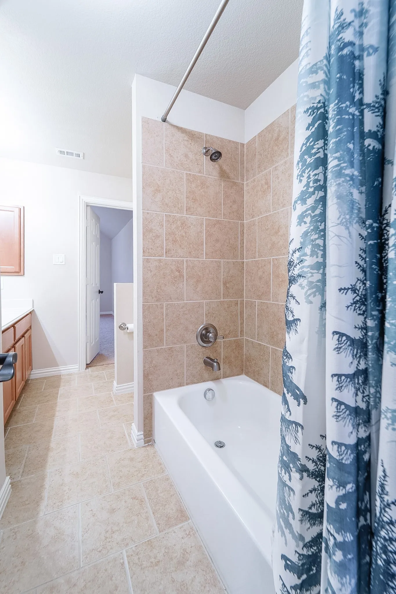 Single Family Residence For Sale in Collin County , 924 Brentwood Drive, Murphy, Texas 75094, 4 Bedroom, 4 Bathroom, 2 Garage spaces, 3,749 Sqft, built in 2005, mls#21315167, Real Estate Agent in Murphy, Homes For Sale in Collin county, Homes For Sale in Murphy, Realtor in Murphy Texas, Real Estate Brokerage Independent Realty Texas, Luminita Cordes Realtor