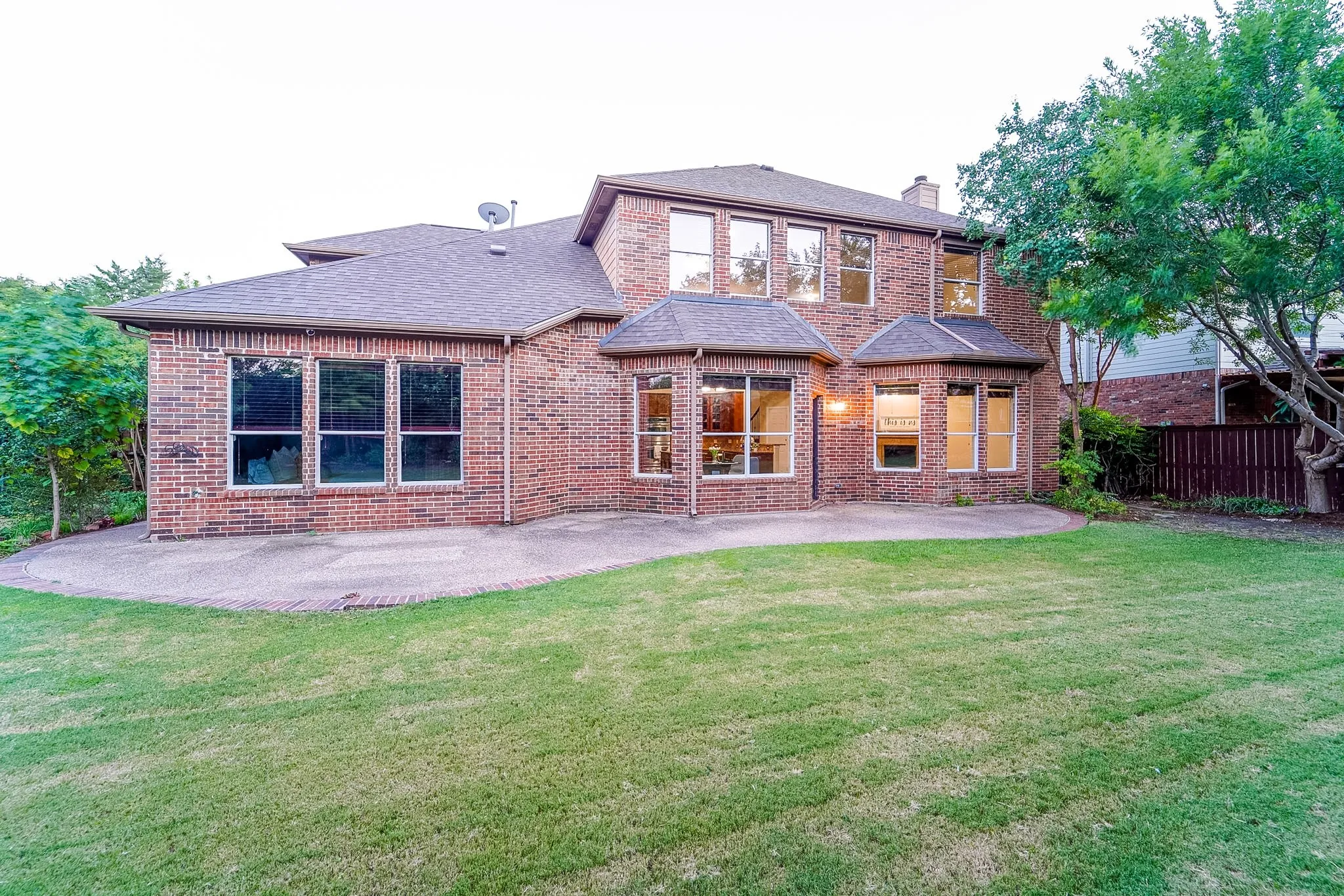 Single Family Residence For Sale in Collin County , 924 Brentwood Drive, Murphy, Texas 75094, 4 Bedroom, 4 Bathroom, 2 Garage spaces, 3,749 Sqft, built in 2005, mls#21315167, Real Estate Agent in Murphy, Homes For Sale in Collin county, Homes For Sale in Murphy, Realtor in Murphy Texas, Real Estate Brokerage Independent Realty Texas, Luminita Cordes Realtor
