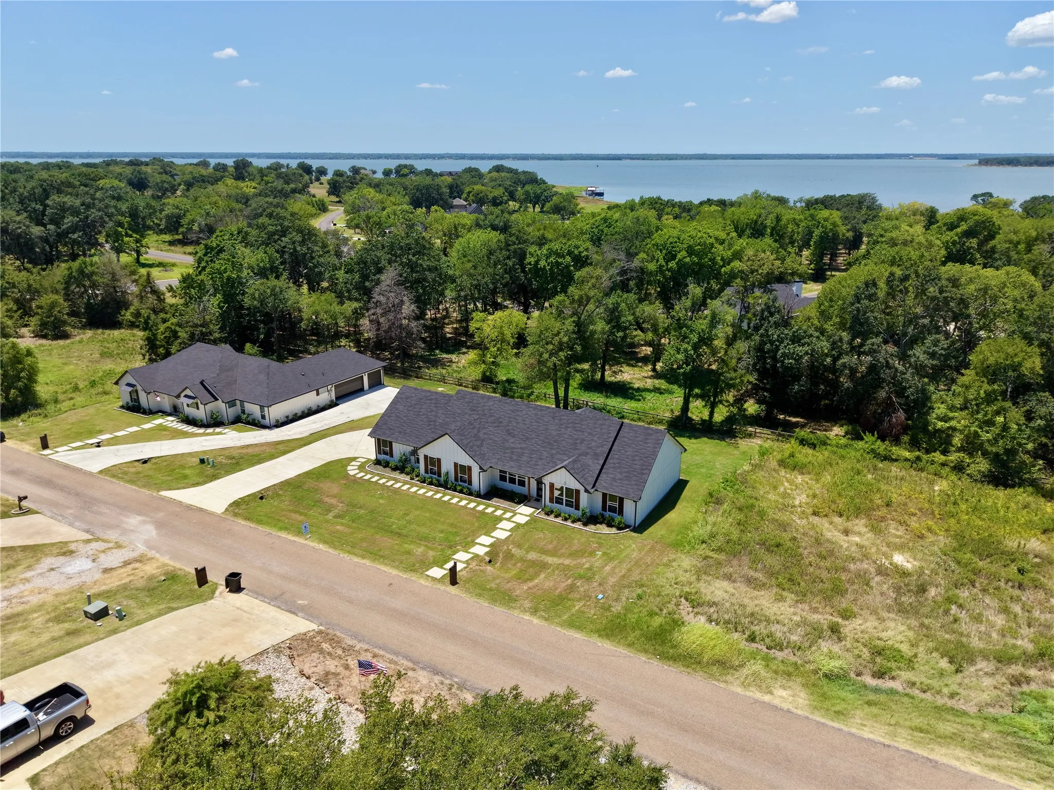 Single Family Residence For Sale in Kaufman County , 206 Splitrail Drive, Mabank, Texas 75143, 5 Bedroom, 4 Bathroom, 3 Garage spaces, 2,381 Sqft, built in 2024, mls#21322335, Real Estate Agent in Mabank, Homes For Sale in Kaufman county, Homes For Sale in Mabank, Realtor in Mabank Texas, Real Estate Brokerage Independent Realty Texas, Luminita Cordes Realtor