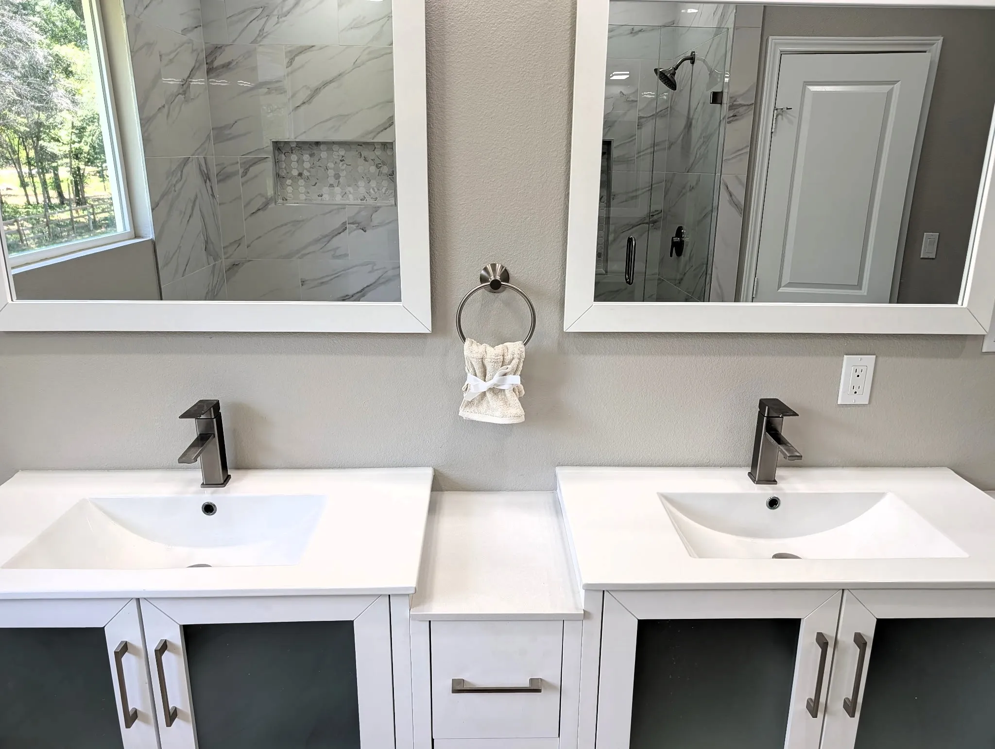 Single Family Residence For Sale in Kaufman County , 206 Splitrail Drive, Mabank, Texas 75143, 5 Bedroom, 4 Bathroom, 3 Garage spaces, 2,381 Sqft, built in 2024, mls#21322335, Real Estate Agent in Mabank, Homes For Sale in Kaufman county, Homes For Sale in Mabank, Realtor in Mabank Texas, Real Estate Brokerage Independent Realty Texas, Luminita Cordes Realtor