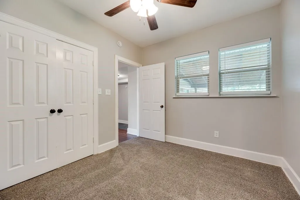 Single Family Residence For Sale in Ellis County , 604 Casa Linda Street, Ennis, Texas 75119, 3 Bedroom, 2 Bathroom, 2 Garage spaces, 1,740 Sqft, built in 1962, mls#21318079, Real Estate Agent in Ennis, Homes For Sale in Ellis county, Homes For Sale in Ennis, Realtor in Ennis Texas, Real Estate Brokerage Independent Realty Texas, Luminita Cordes Realtor