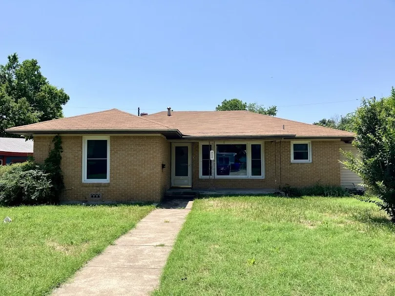 Single Family Residence For Sale in Mc Lennan County , 712 Greer Street, Waco, Texas 76710, 3 Bedroom, 1 Bathroom, Garage spaces, 1,140 Sqft, built in 1954, mls#21322303, Real Estate Agent in Waco, Homes For Sale in Mc Lennan county, Homes For Sale in Waco, Realtor in Waco Texas, Real Estate Brokerage Independent Realty Texas, Luminita Cordes Realtor