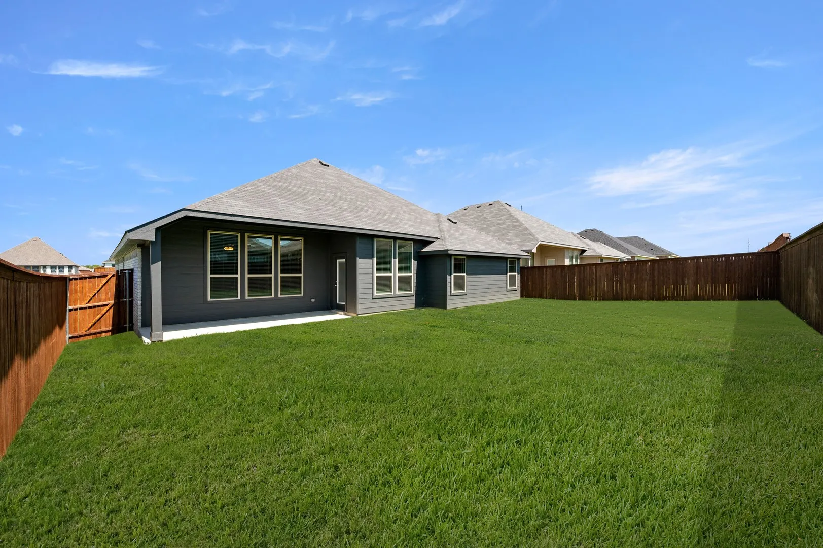 216 Comfort- Back Exterior-2
