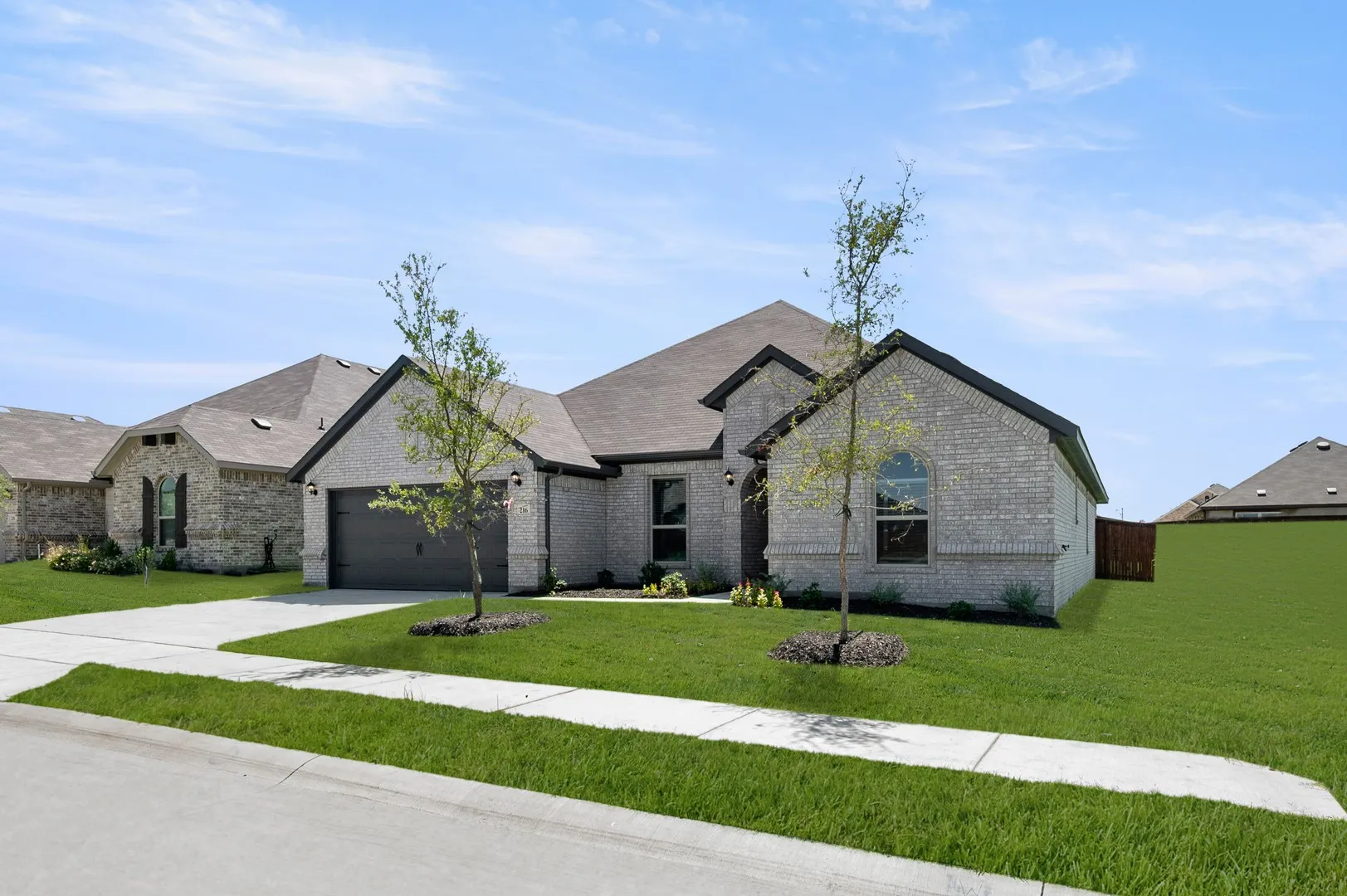 216 Comfort- Front Exterior