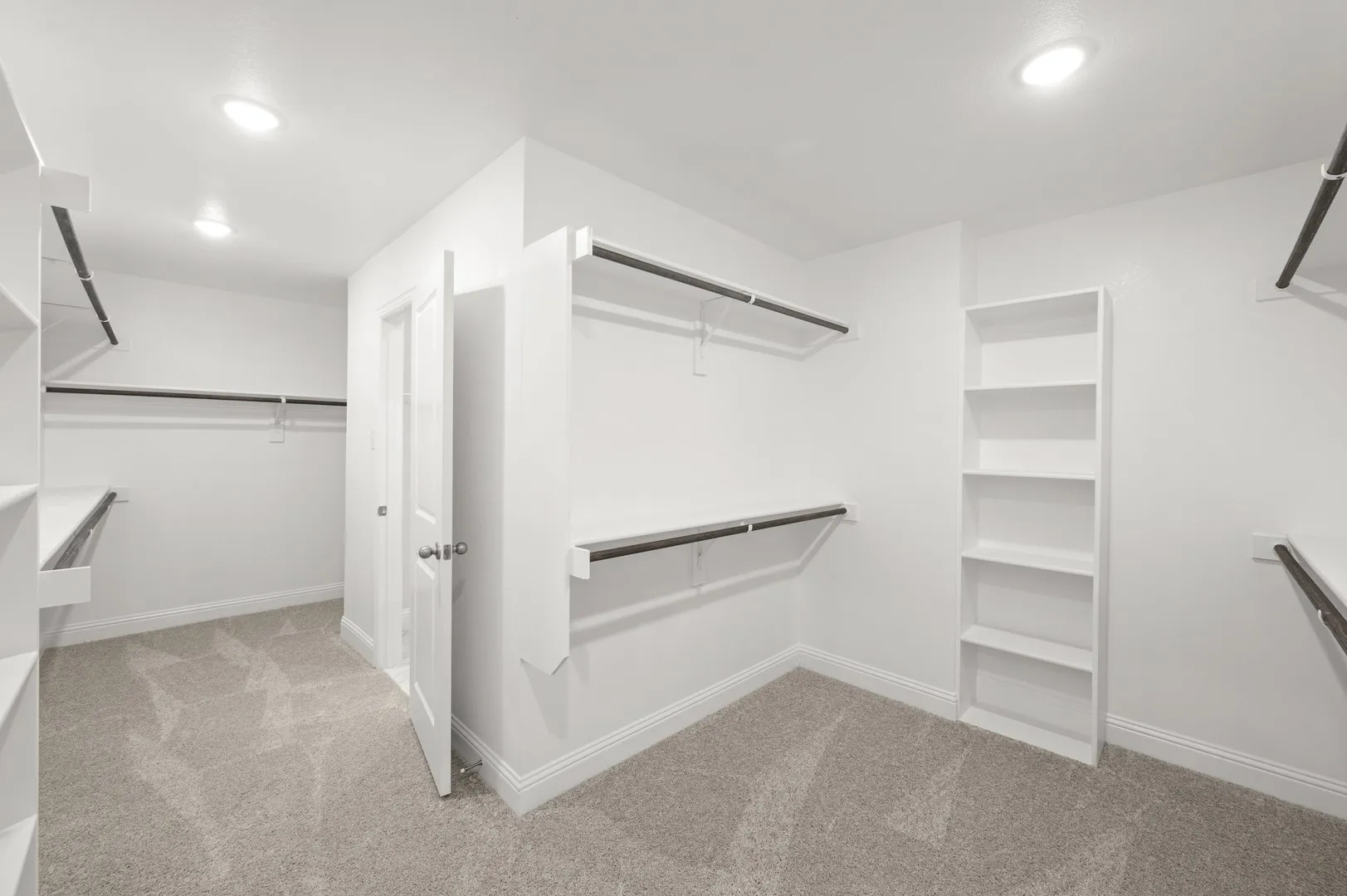 216 Comfort- Primary Suite-6