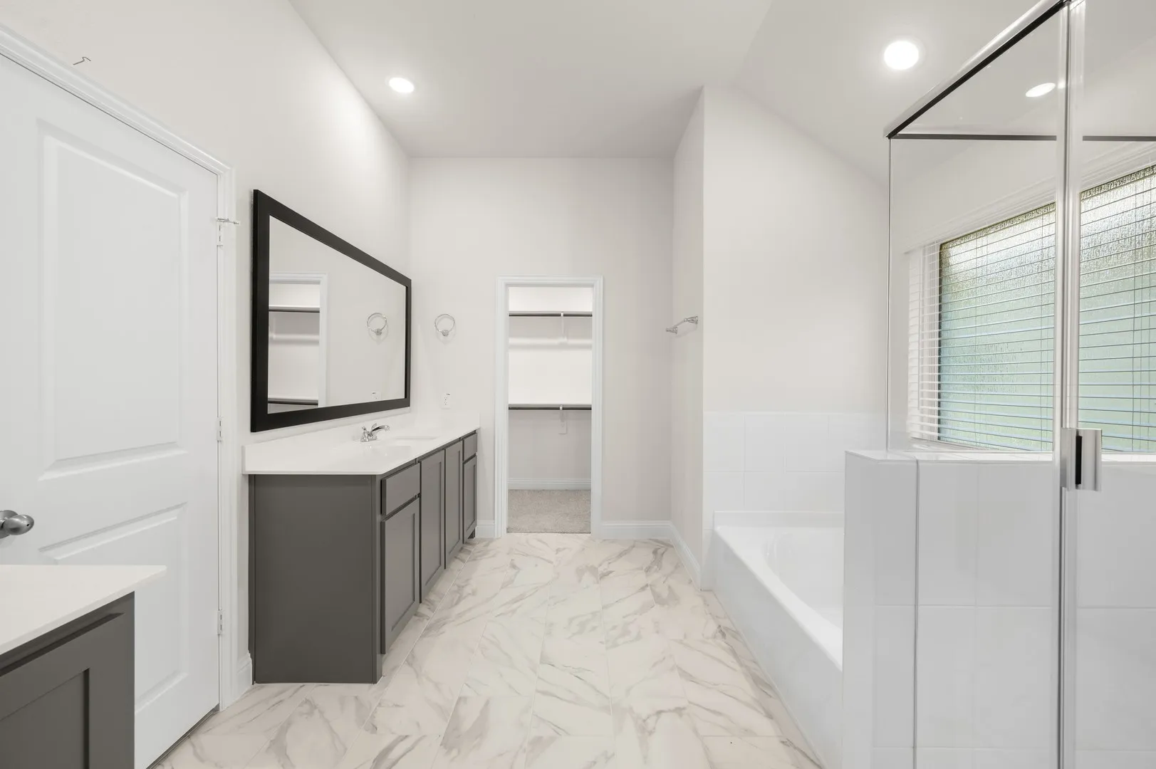 216 Comfort- Primary Suite-3