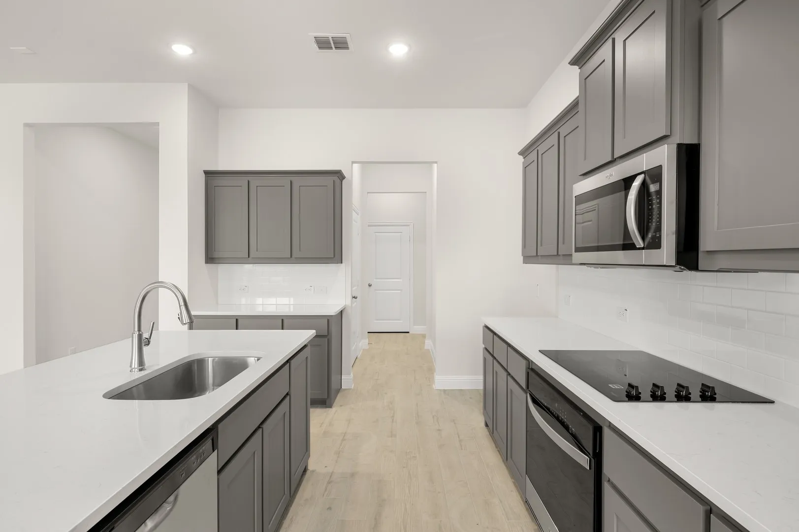 216 Comfort- Kitchen-3