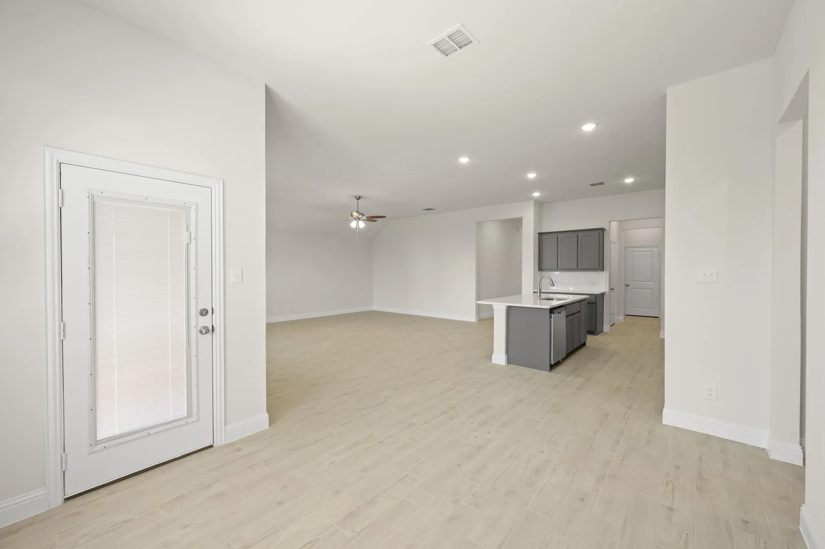 216 Comfort- DIning-2